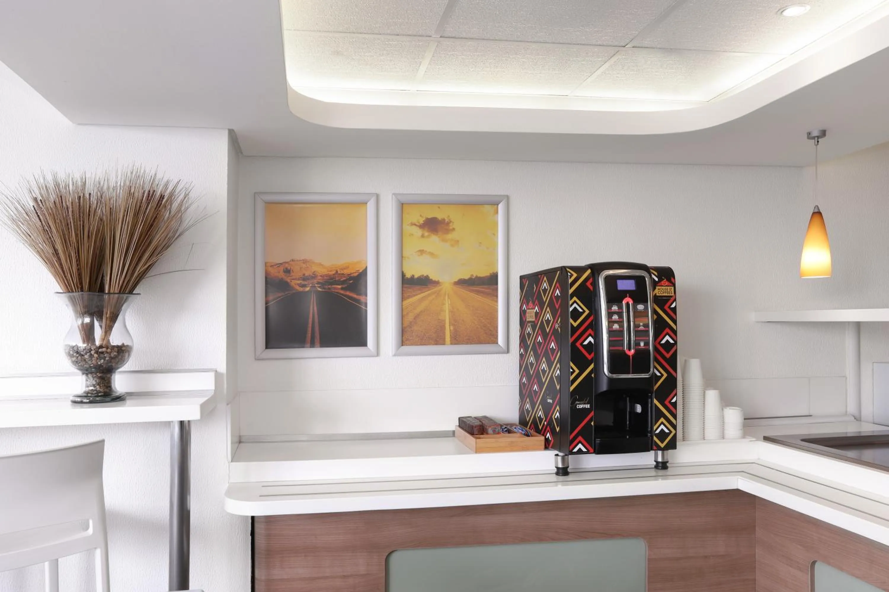 Communal lounge/ TV room in SUN1 PORT ELIZABETH