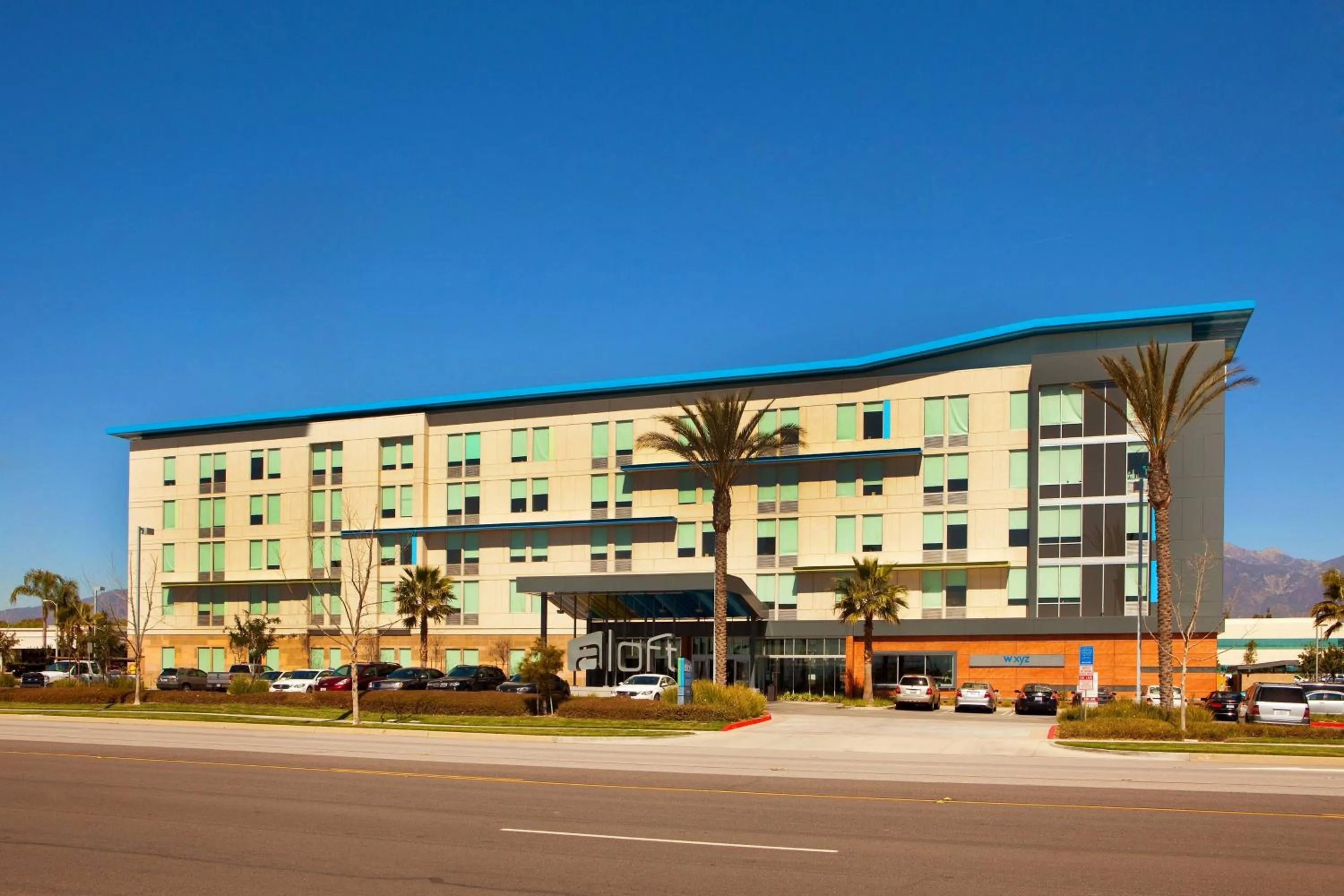 Property building in Aloft Ontario-Rancho Cucamonga