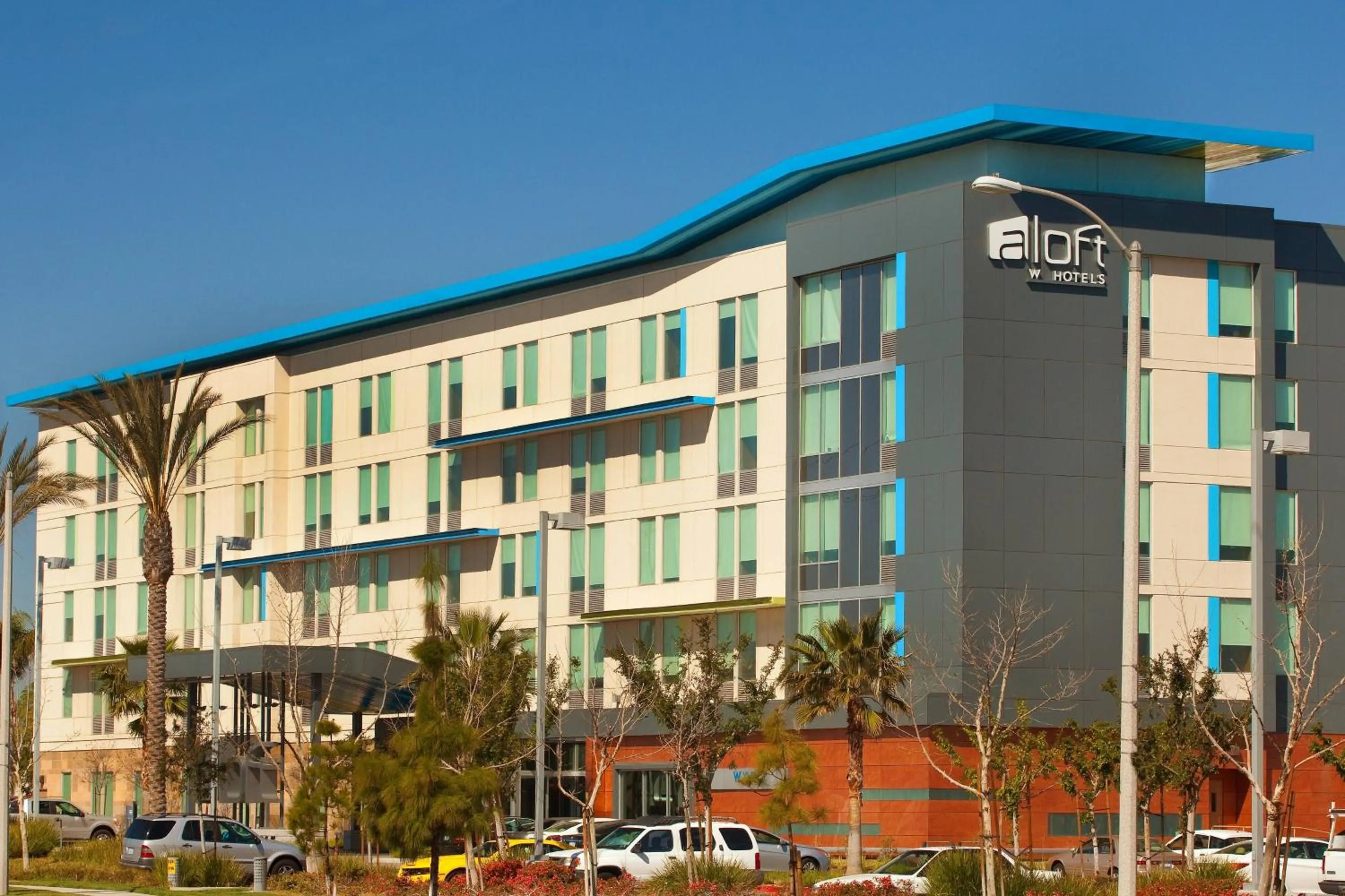 Property building in Aloft Ontario-Rancho Cucamonga