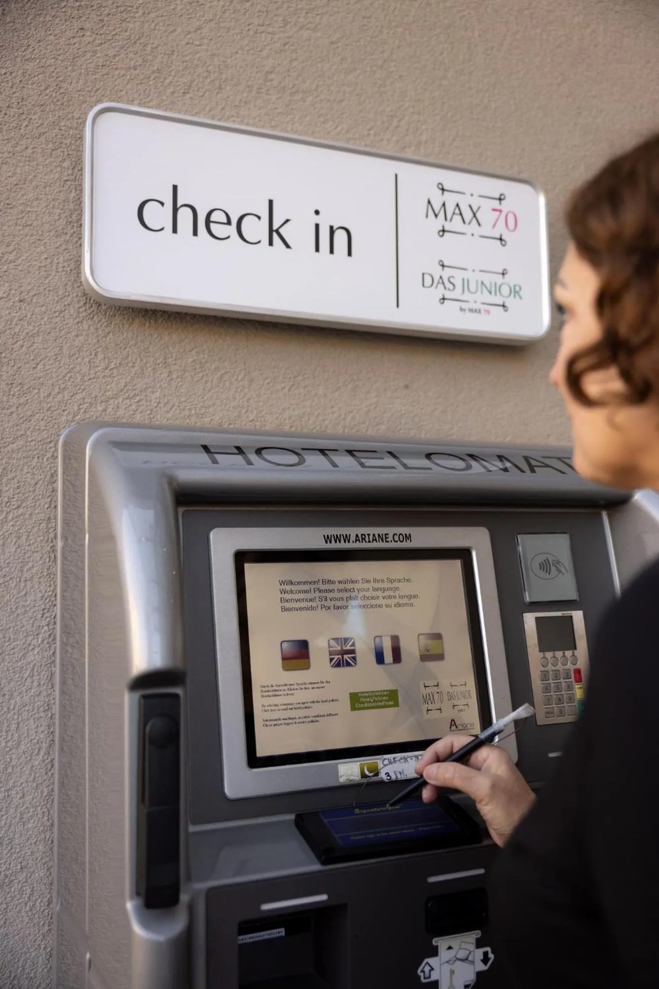 vending machine in HOTEL max70