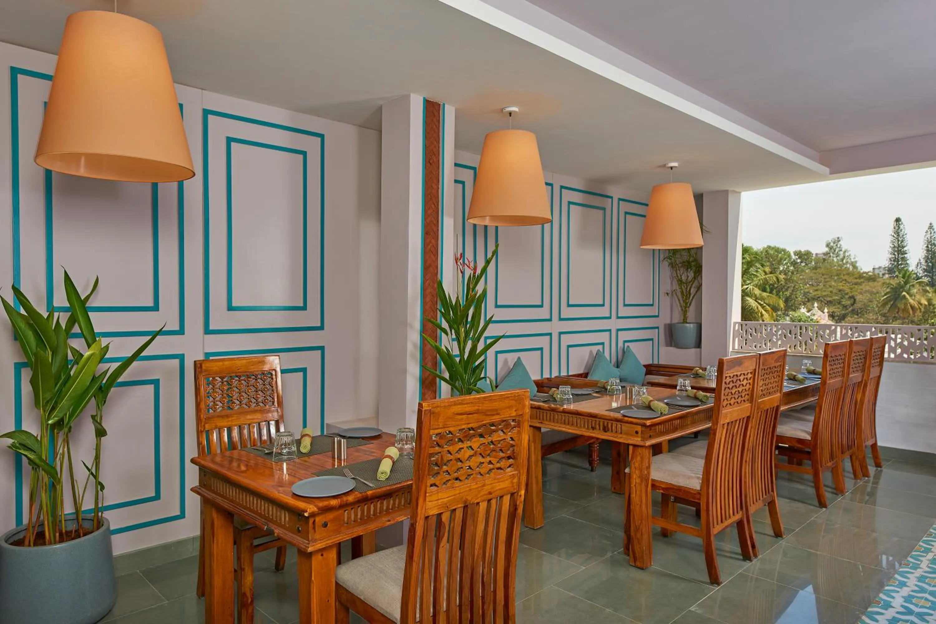 Restaurant/places to eat in Southern Star,Bangalore