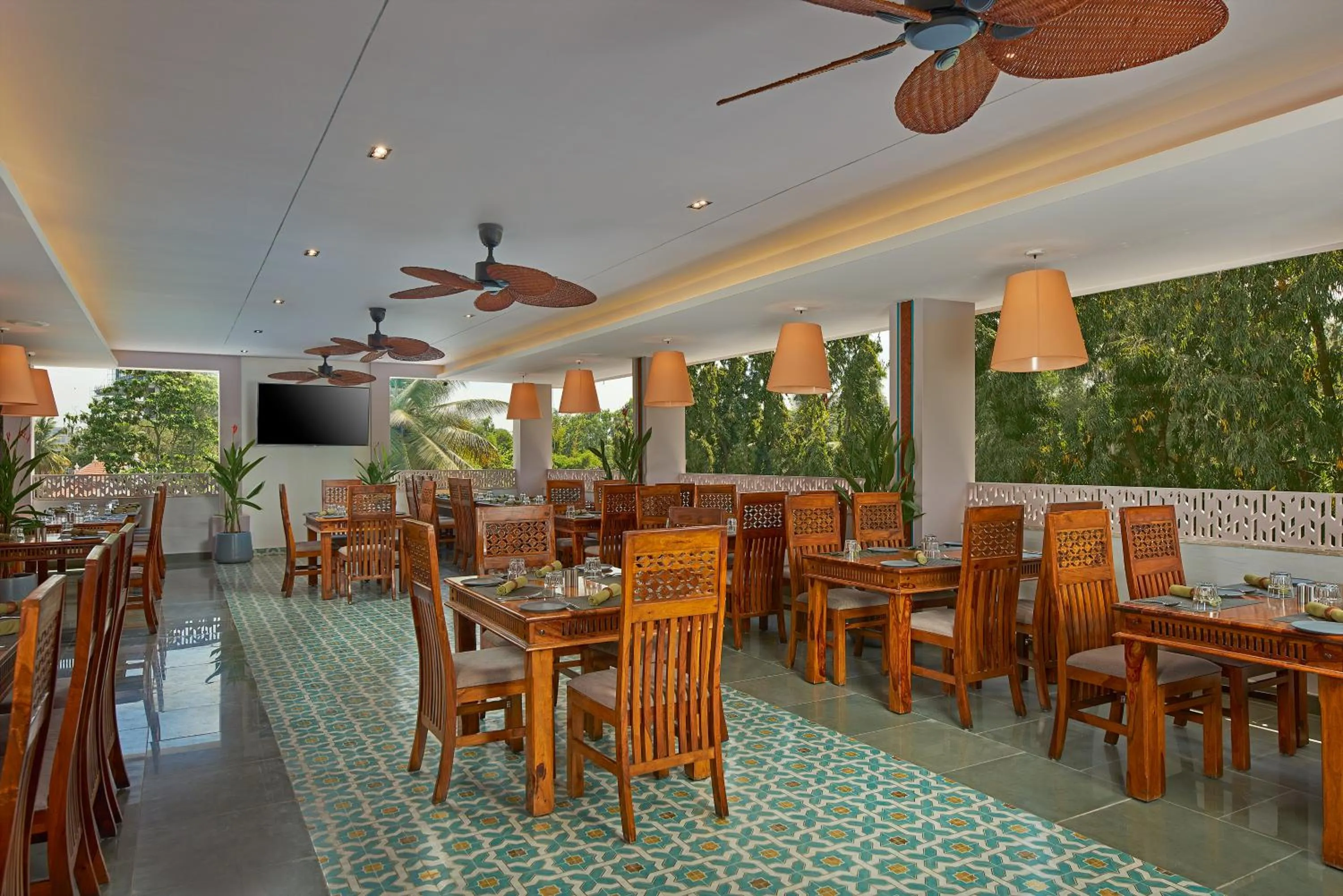 Restaurant/places to eat in Southern Star,Bangalore