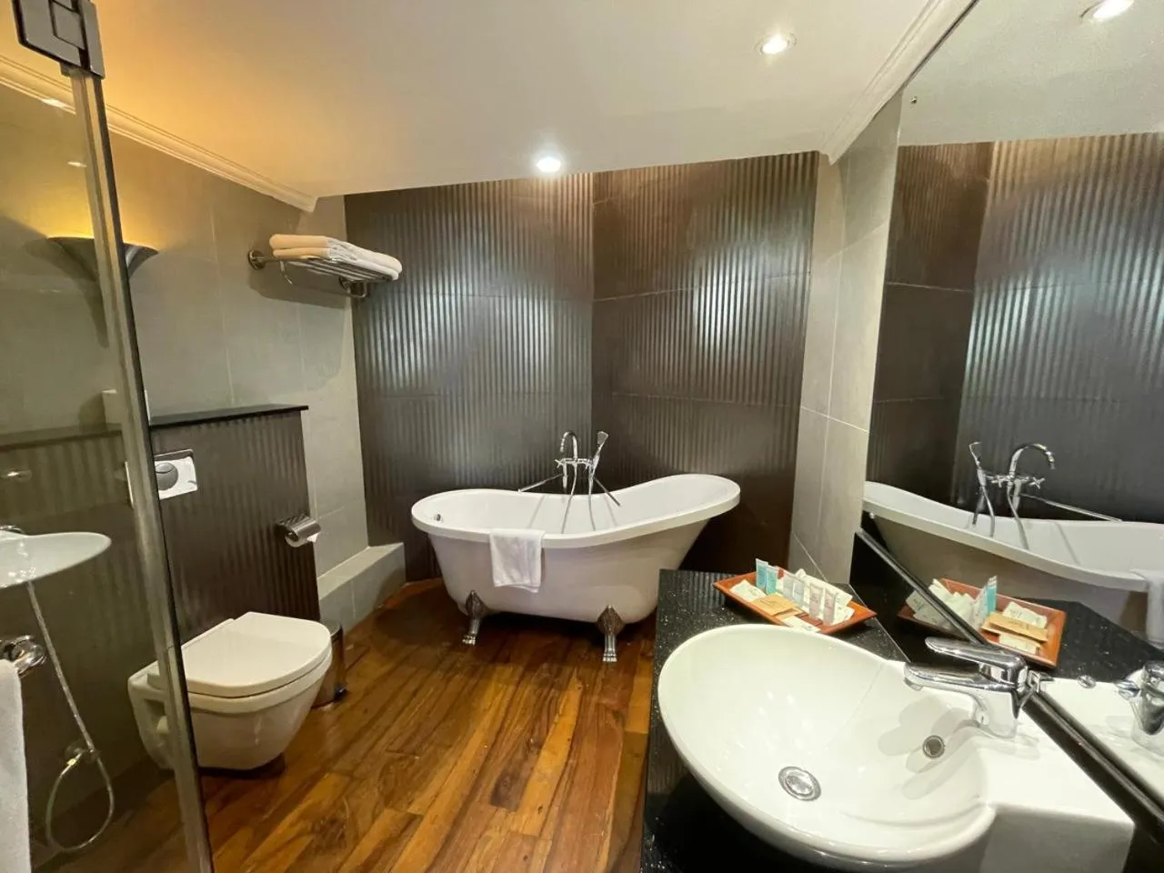 Shower in Tangerine Beach Hotel