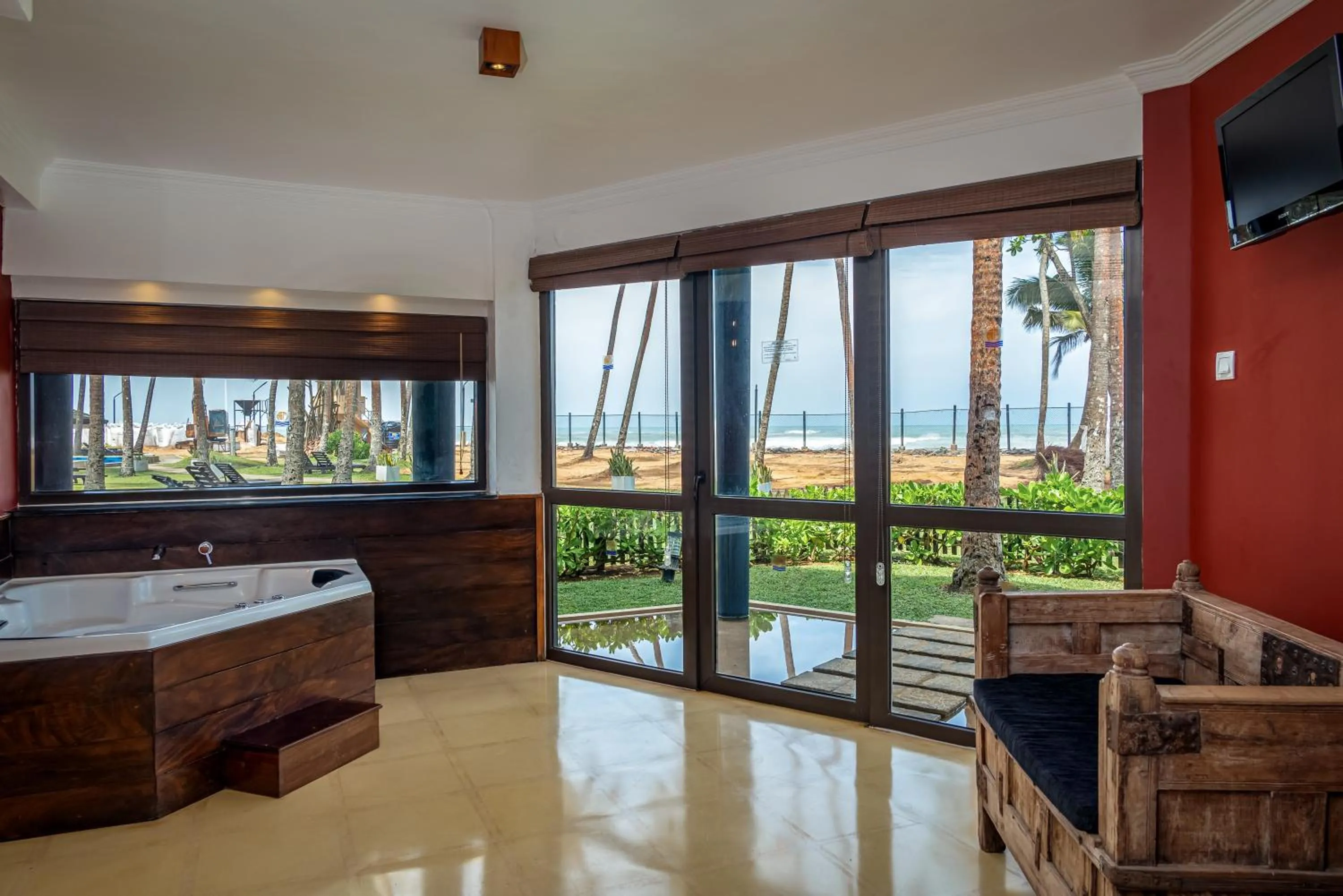 Hot Tub in Tangerine Beach Hotel