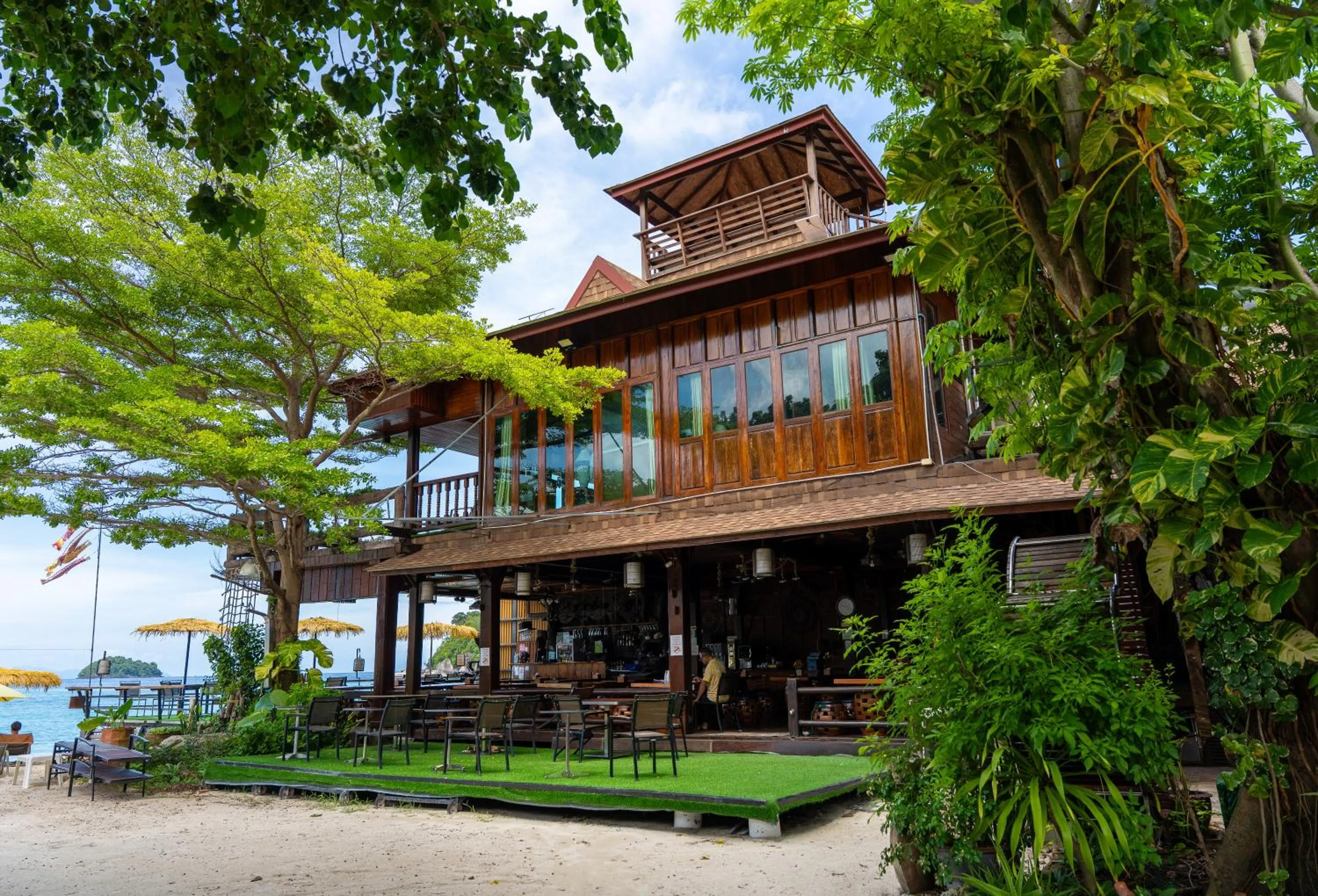 Restaurant/places to eat in Anda Lipe Resort