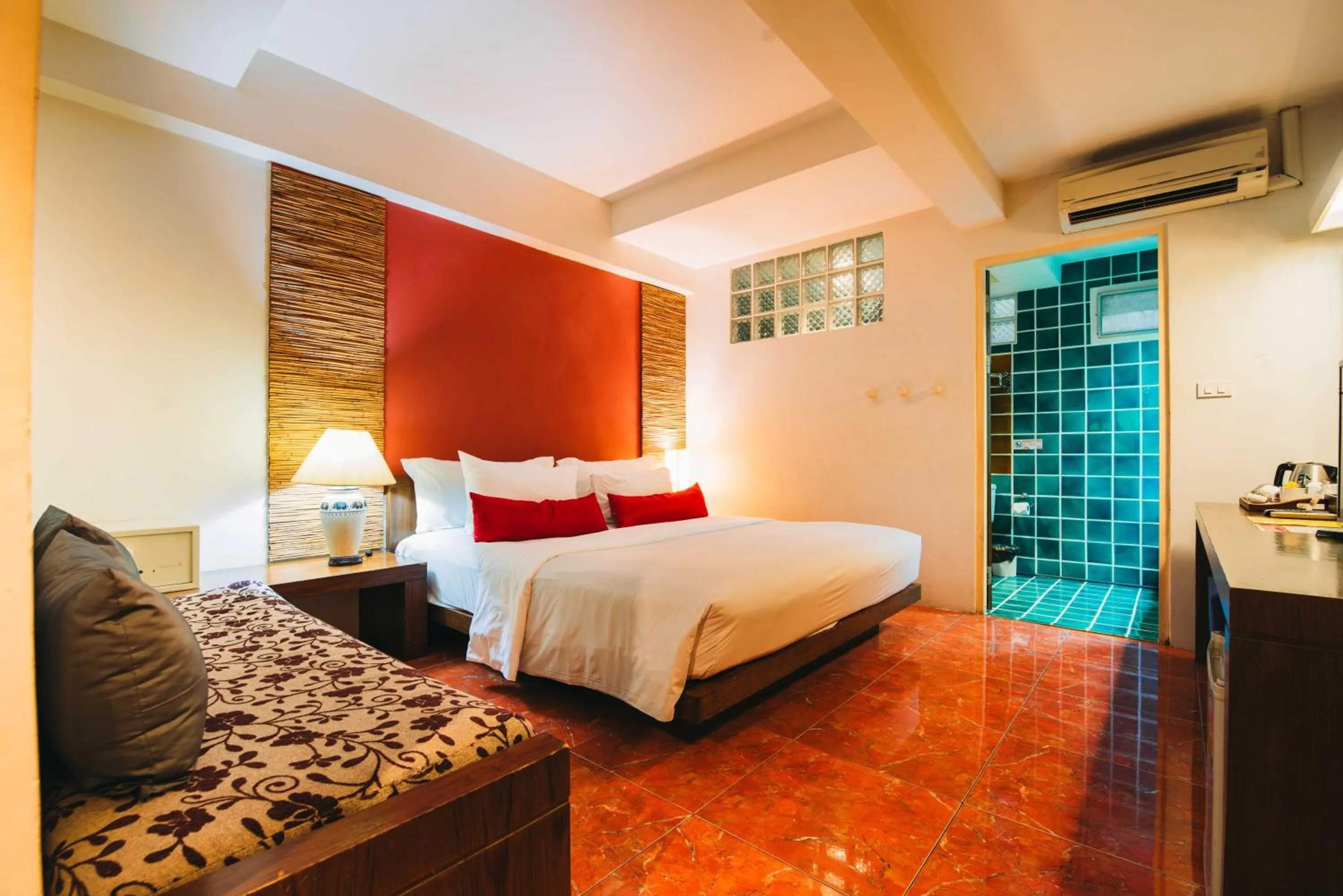 Bed in Villa Cha-Cha Banglumphu