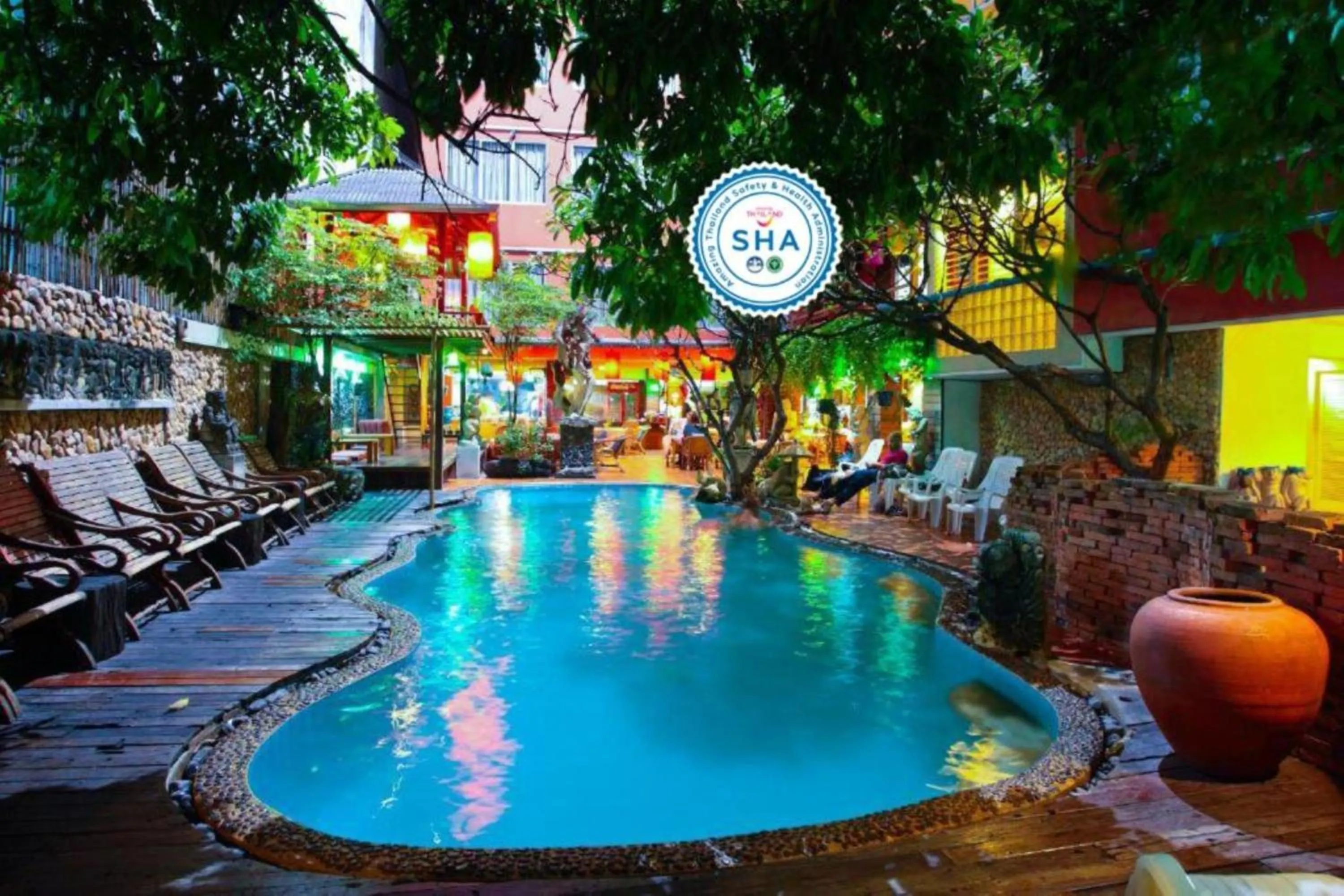 Swimming pool in Villa Cha-Cha Banglumphu