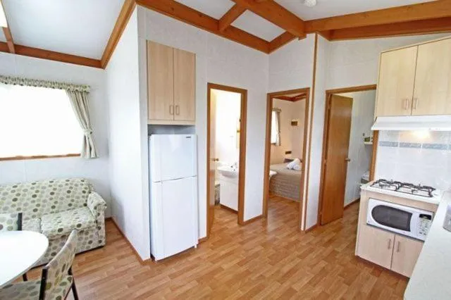 Kitchen or kitchenette in Apollo Bay Holiday Park