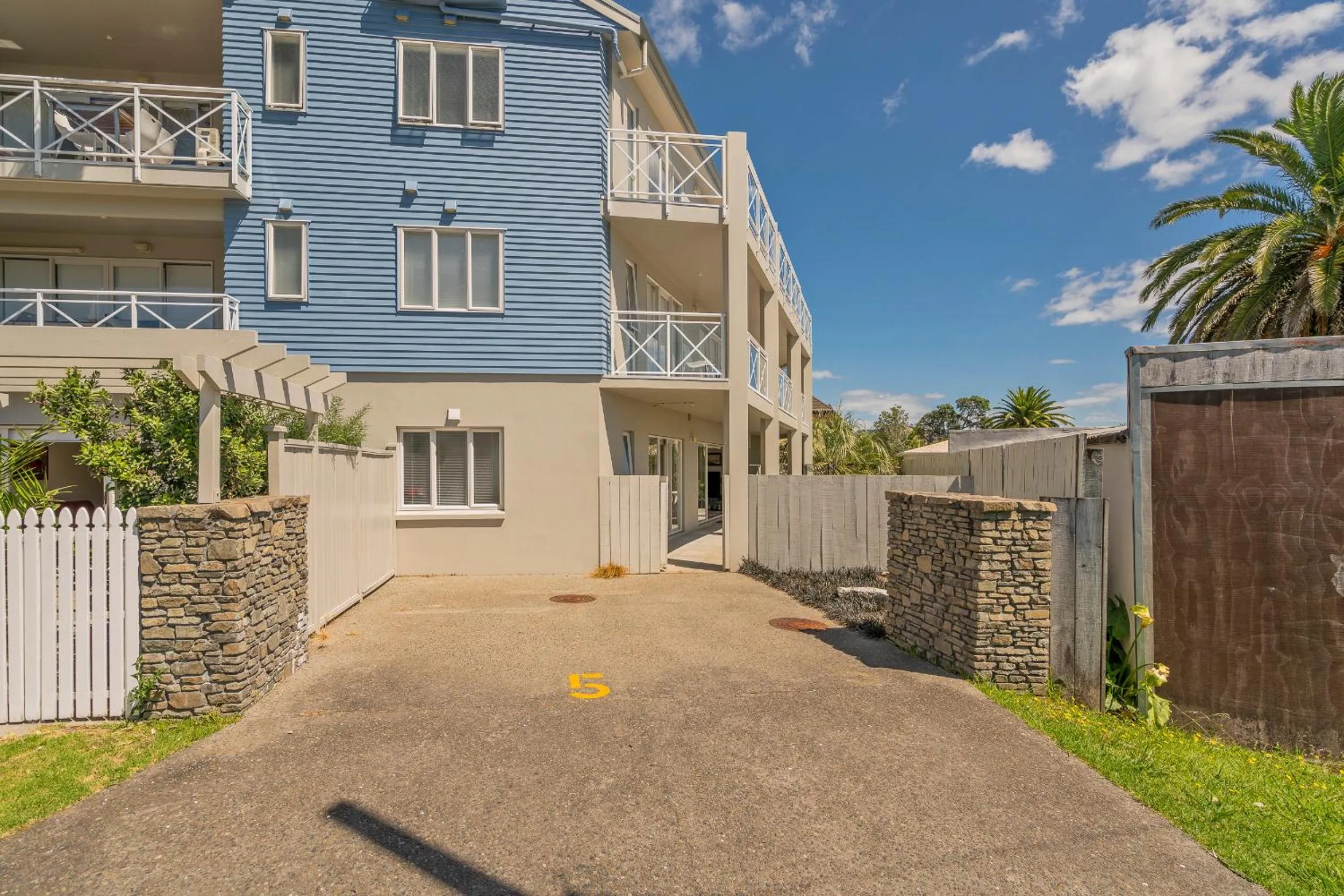 Facade/entrance in Crow's Nest Apartments