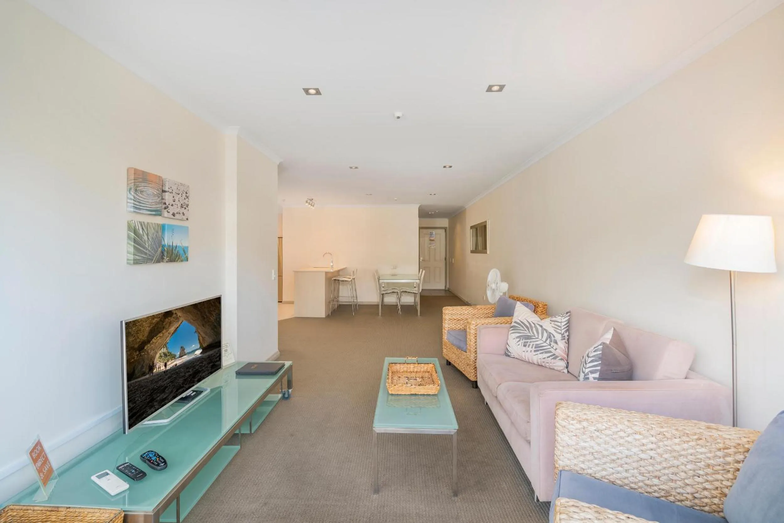 TV and multimedia in Crow's Nest Apartments