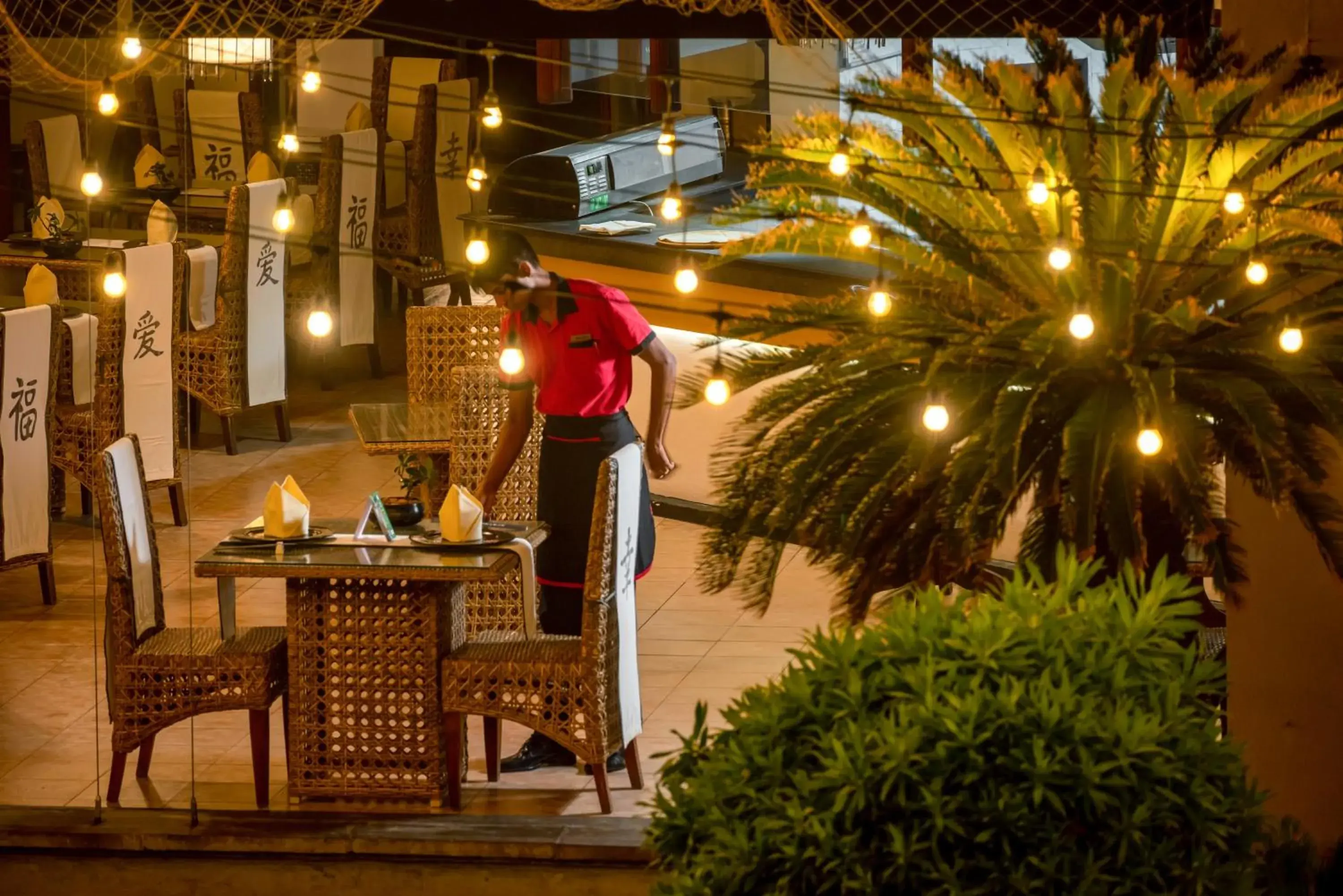 Restaurant/places to eat in Royal Palms Beach Hotel Restaurant/places to eat in Royal Palms Beach Hotel