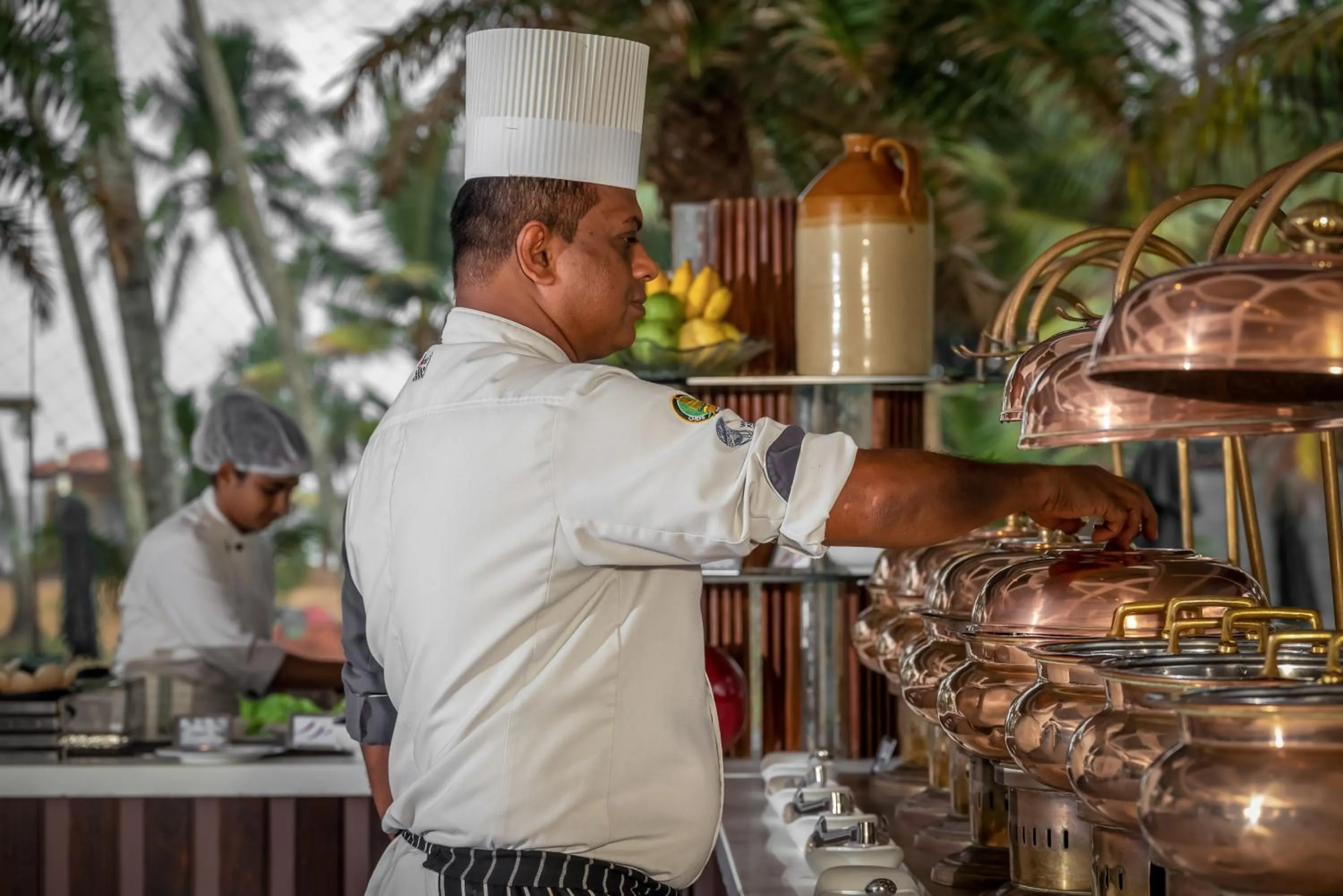 Restaurant/places to eat in Royal Palms Beach Hotel