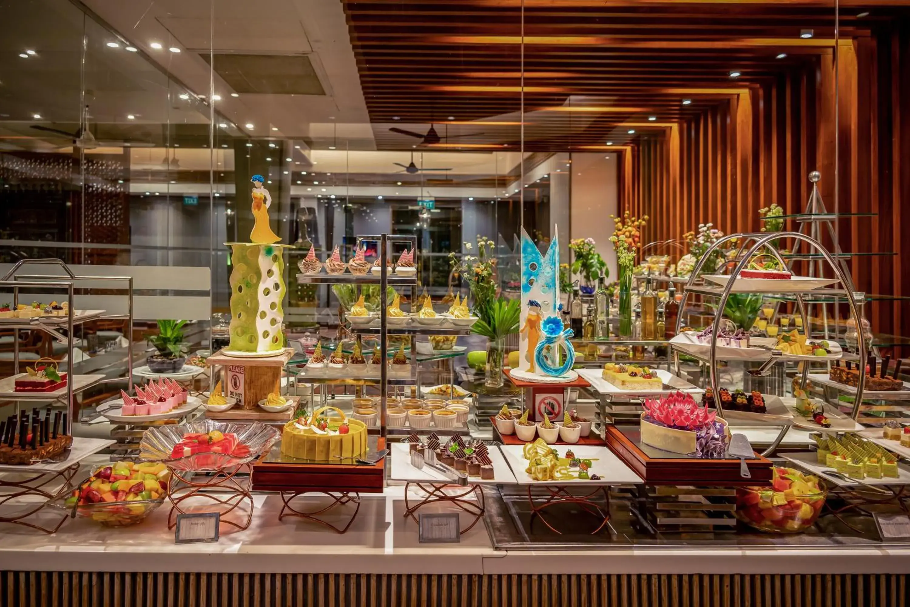 Restaurant/places to eat in Royal Palms Beach Hotel Restaurant/places to eat in Royal Palms Beach Hotel