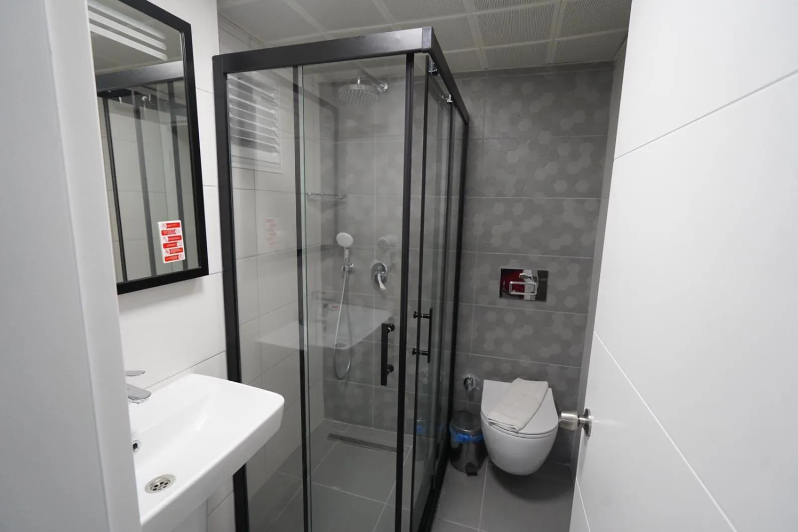 Shower in Hotel Amore