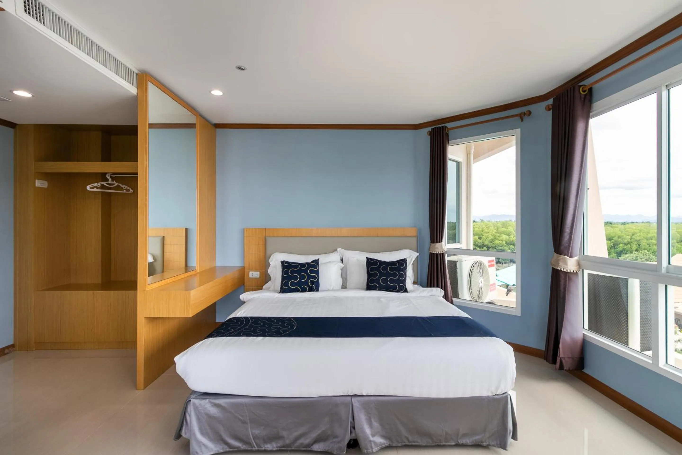 Bedroom, Bed in Golden Beach Boutique Resort