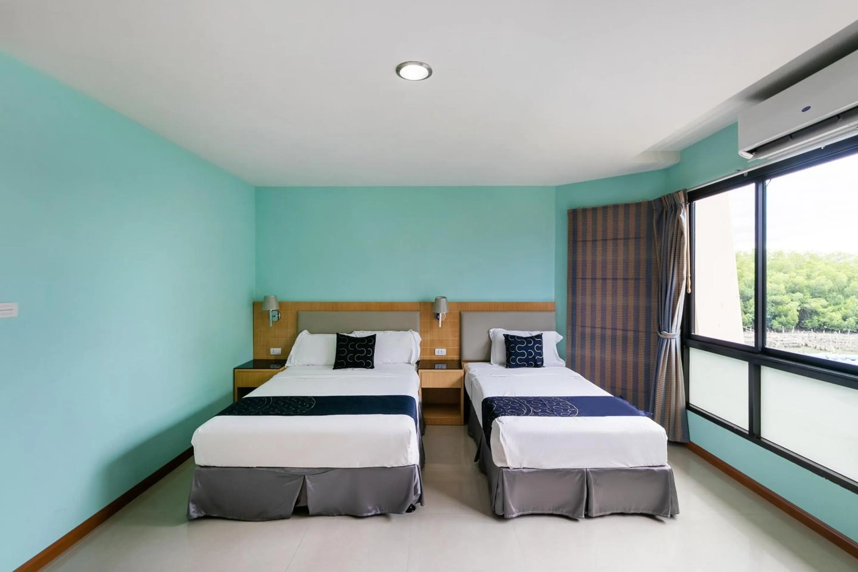 Bedroom, Bed in Golden Beach Boutique Resort