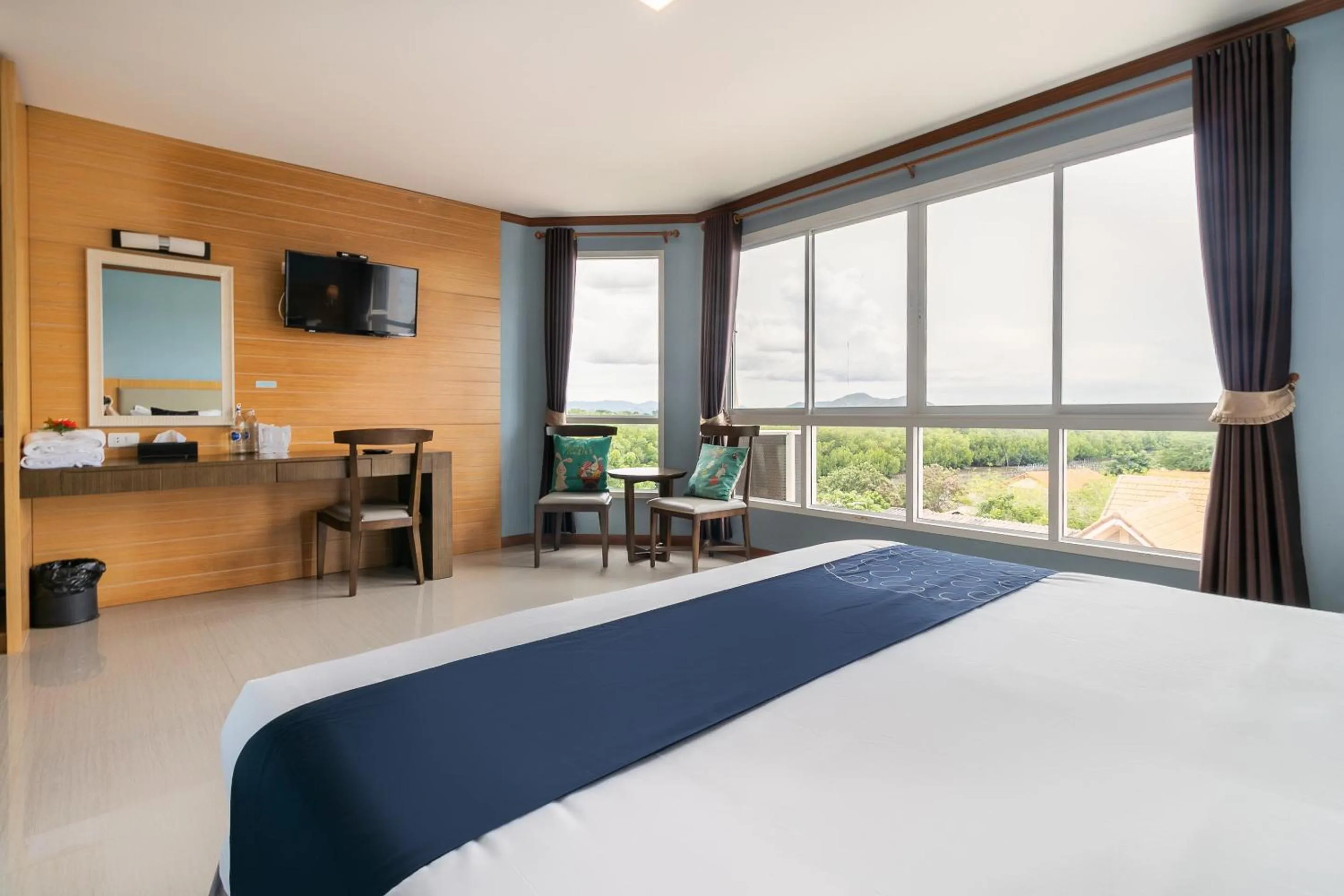 Bedroom, Bed in Golden Beach Boutique Resort