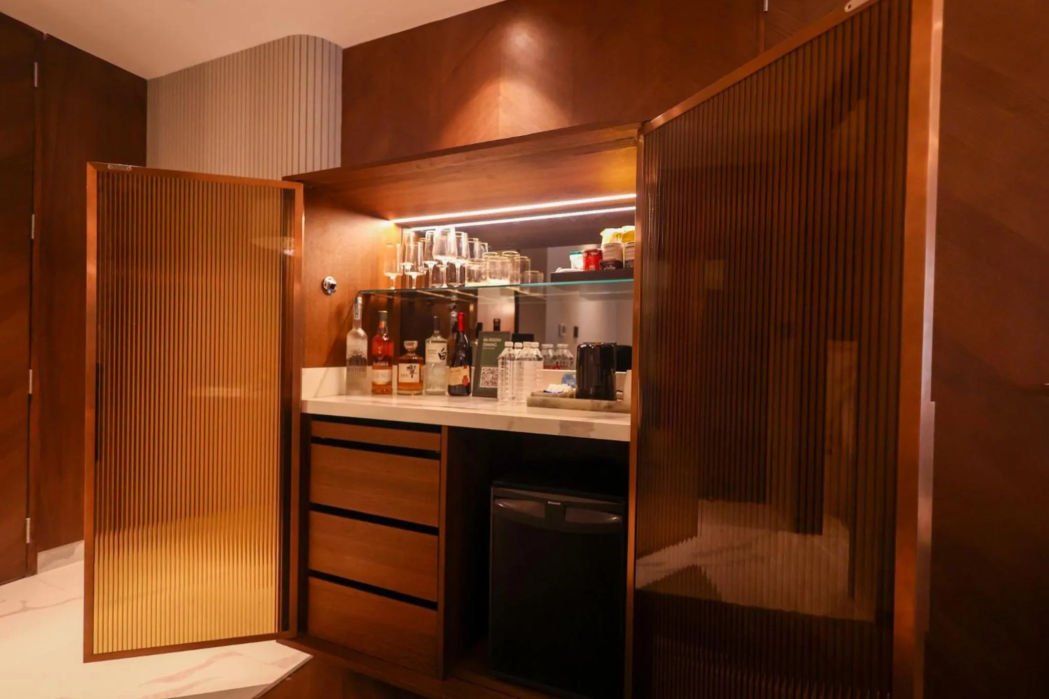 Photo of the whole room in Holiday Inn New Delhi Mayur Vihar Noida by IHG