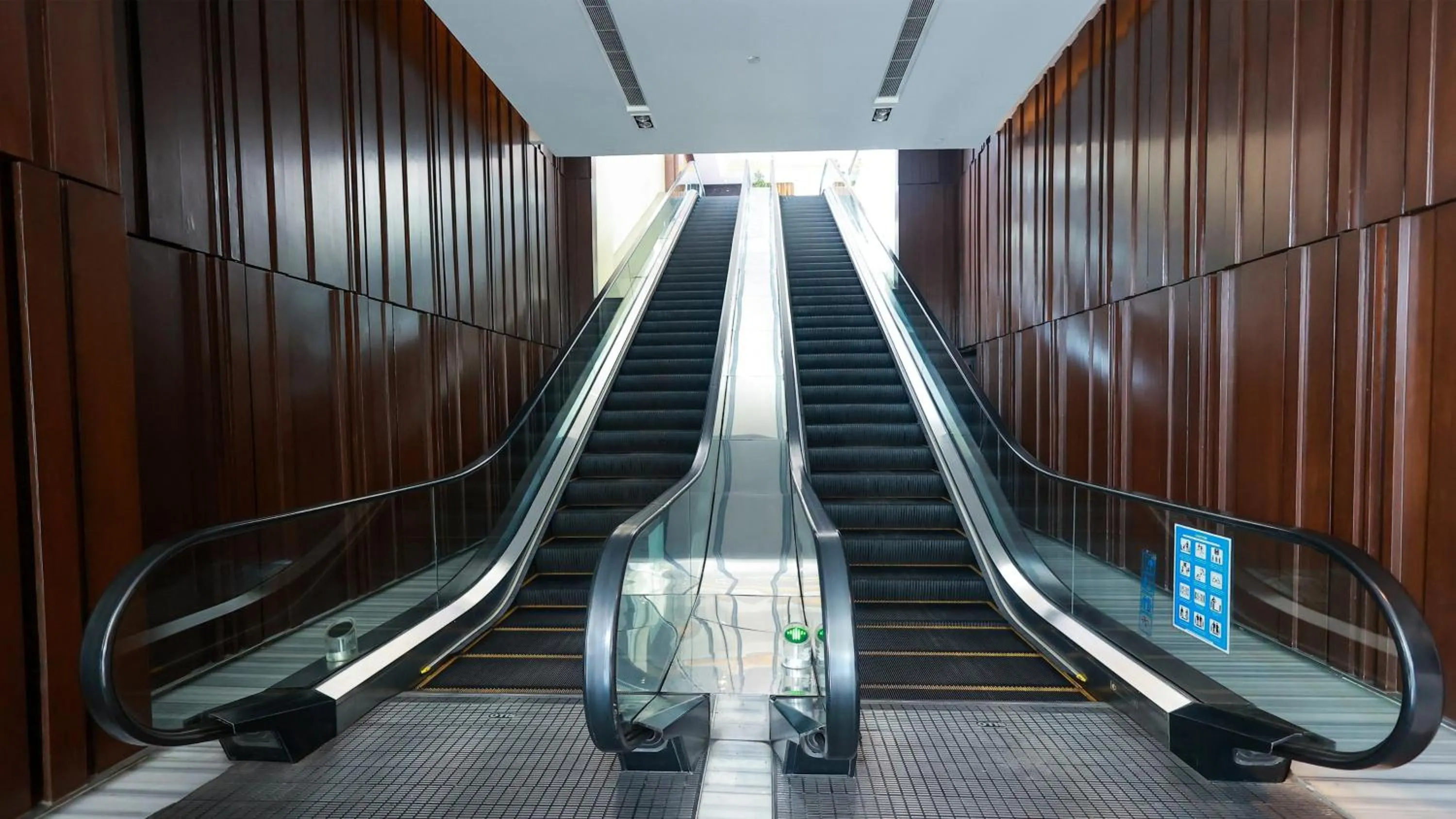 Lobby or reception in Holiday Inn New Delhi Mayur Vihar Noida by IHG