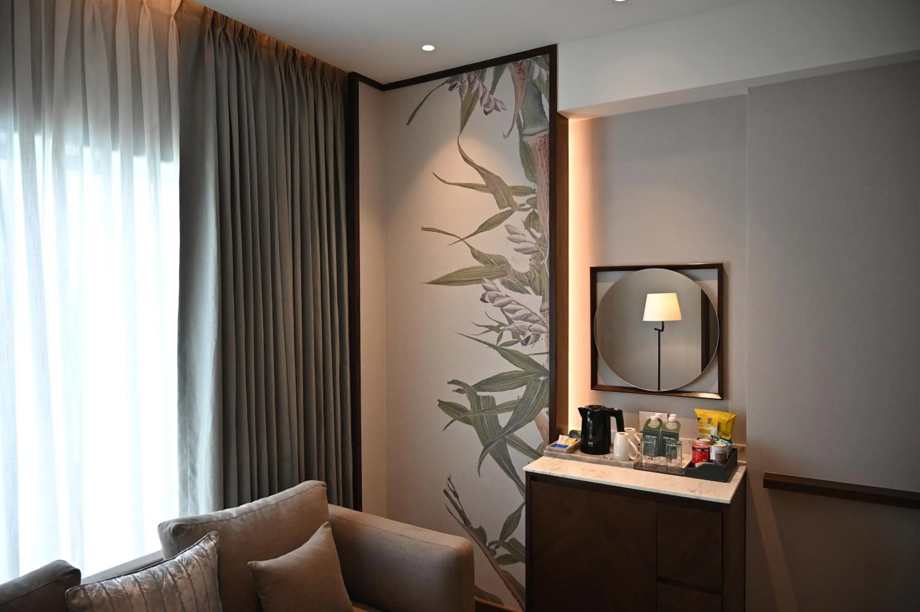 Bedroom in Holiday Inn New Delhi Mayur Vihar Noida by IHG