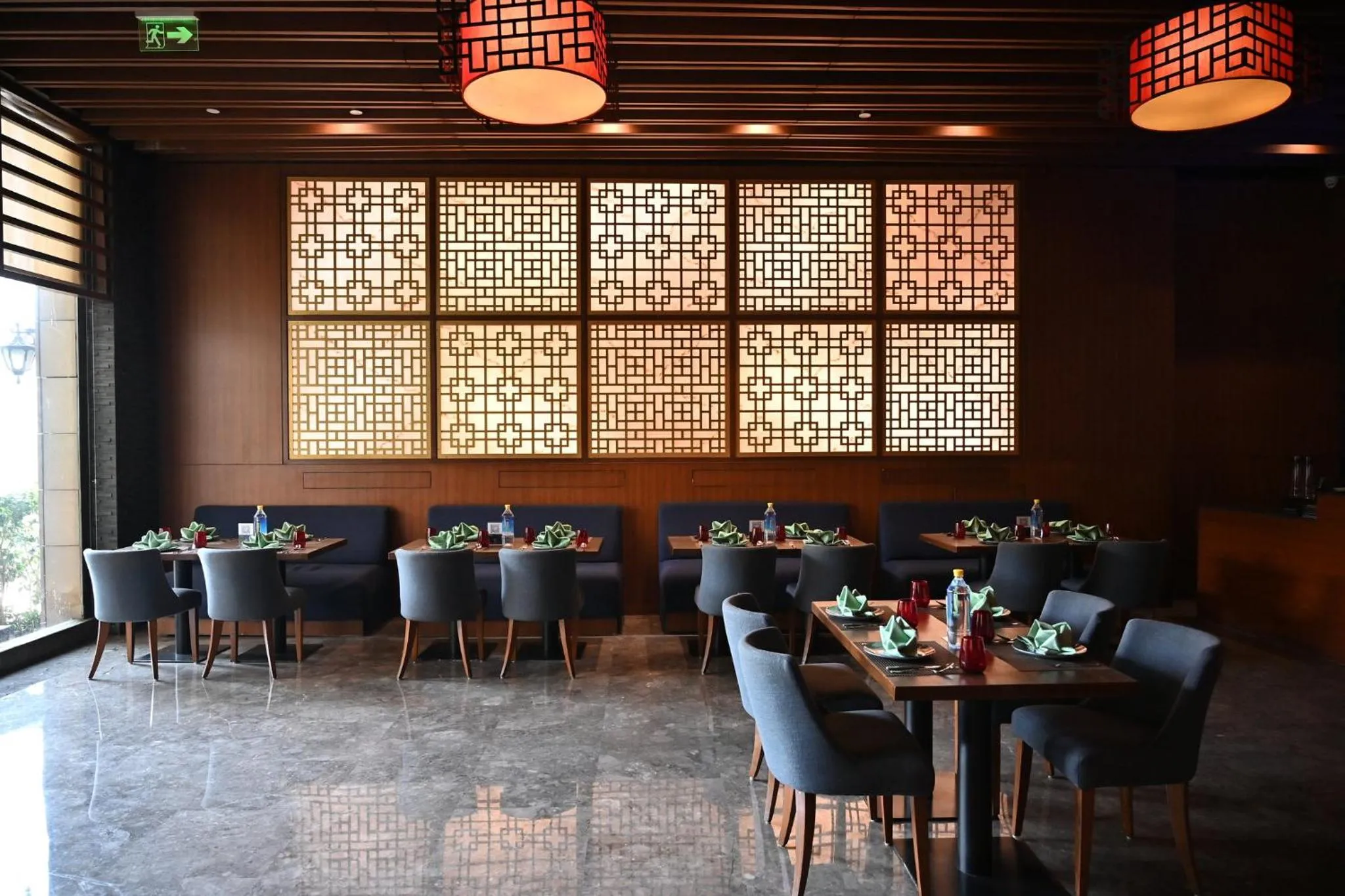 Restaurant/places to eat in Holiday Inn New Delhi Mayur Vihar Noida by IHG