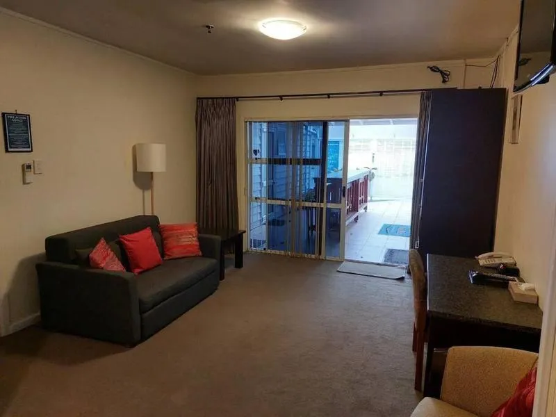 At Eden Park Motel