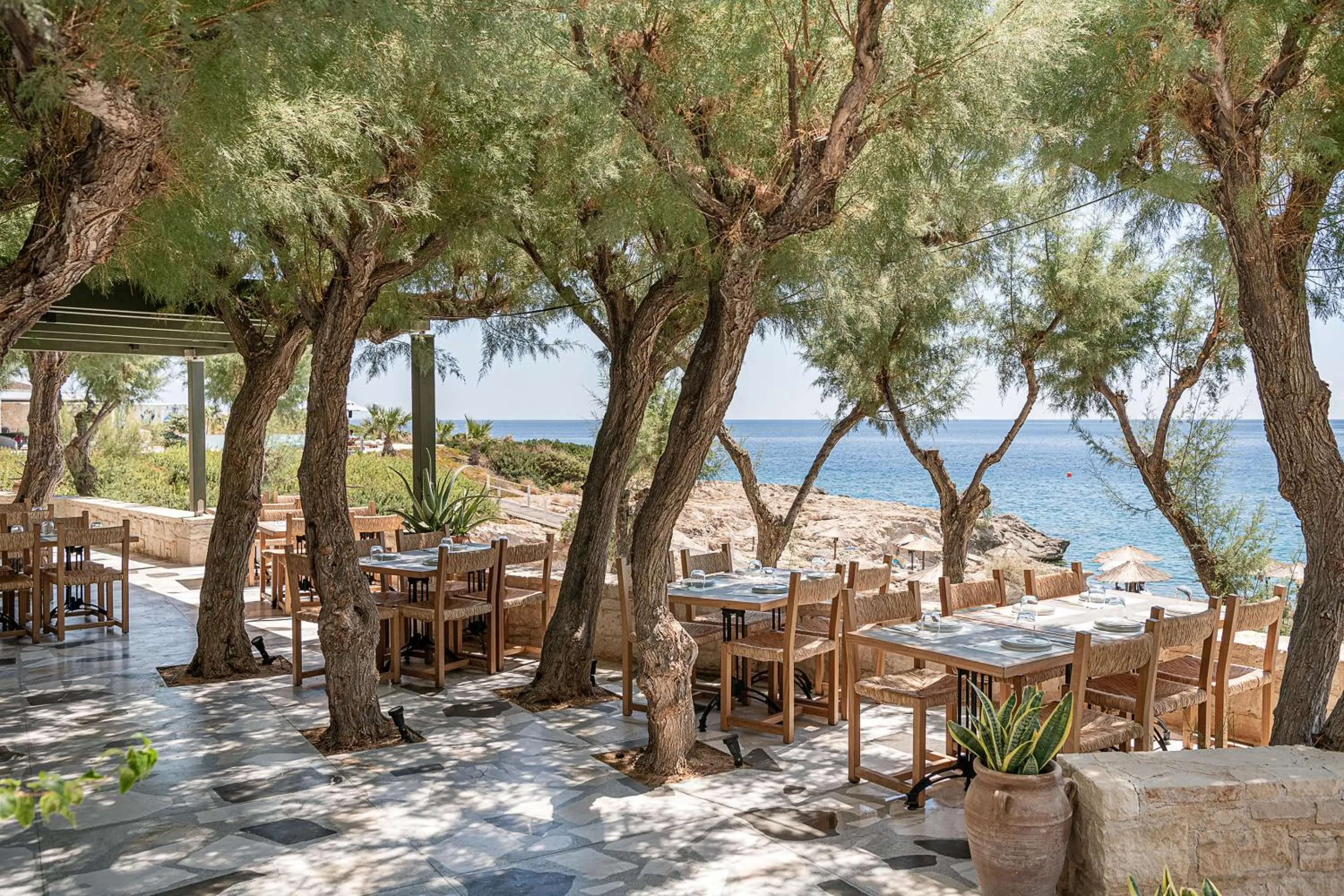 Restaurant/places to eat in Kakkos Bay Hotel and Bungalows