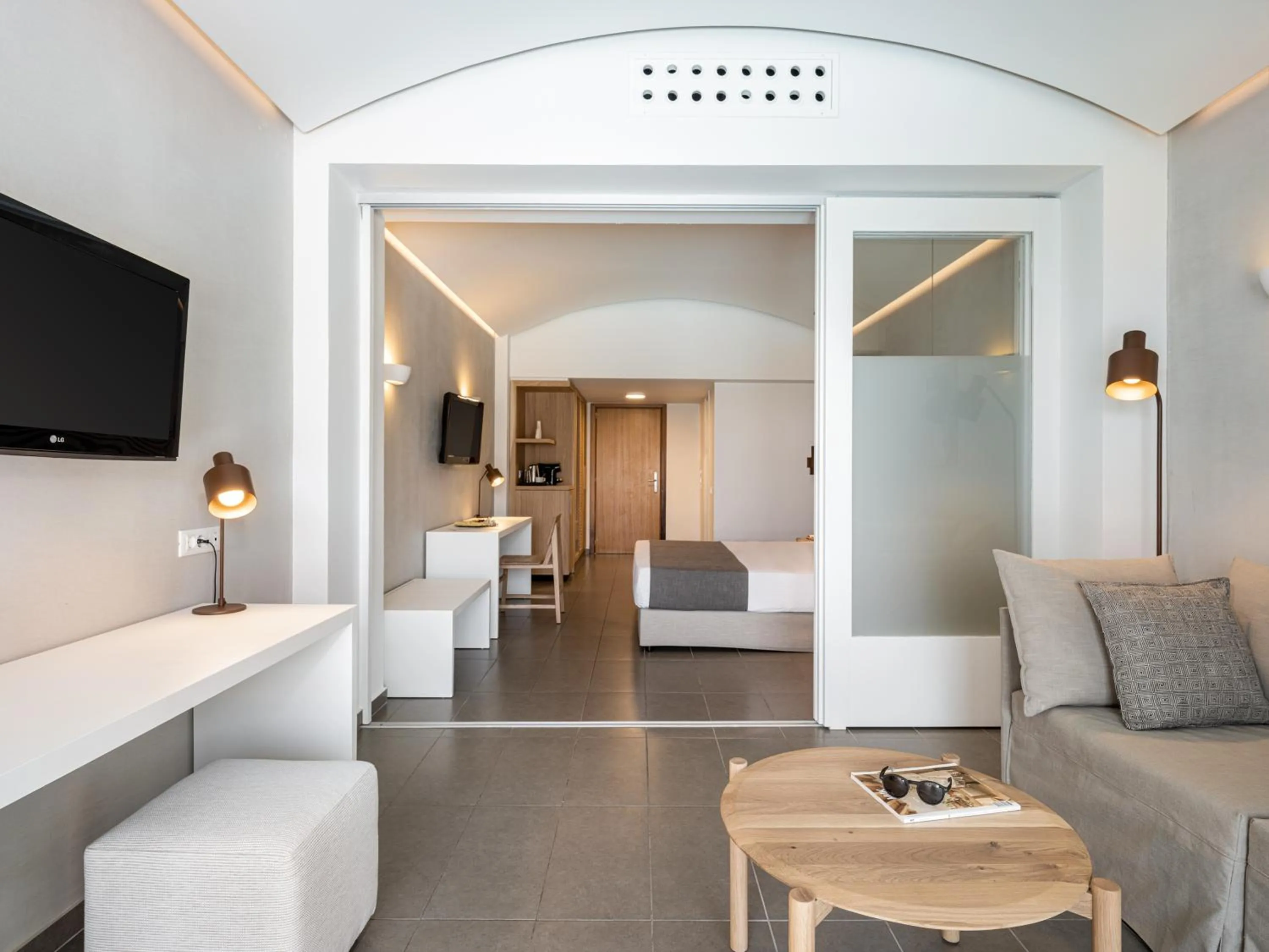 Photo of the whole room in Kakkos Bay Hotel and Bungalows