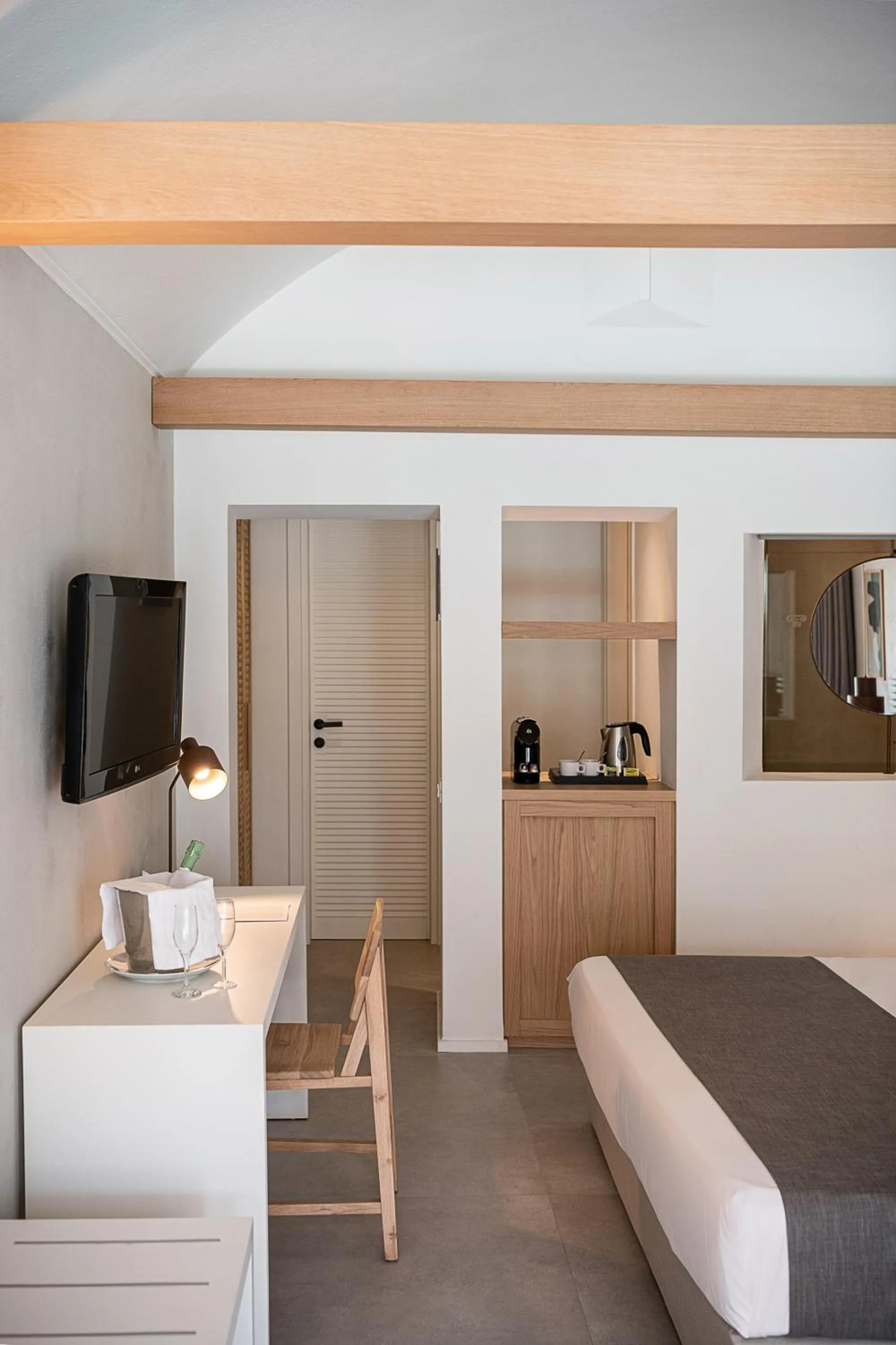 hair dresser, Bed in Kakkos Bay Hotel and Bungalows