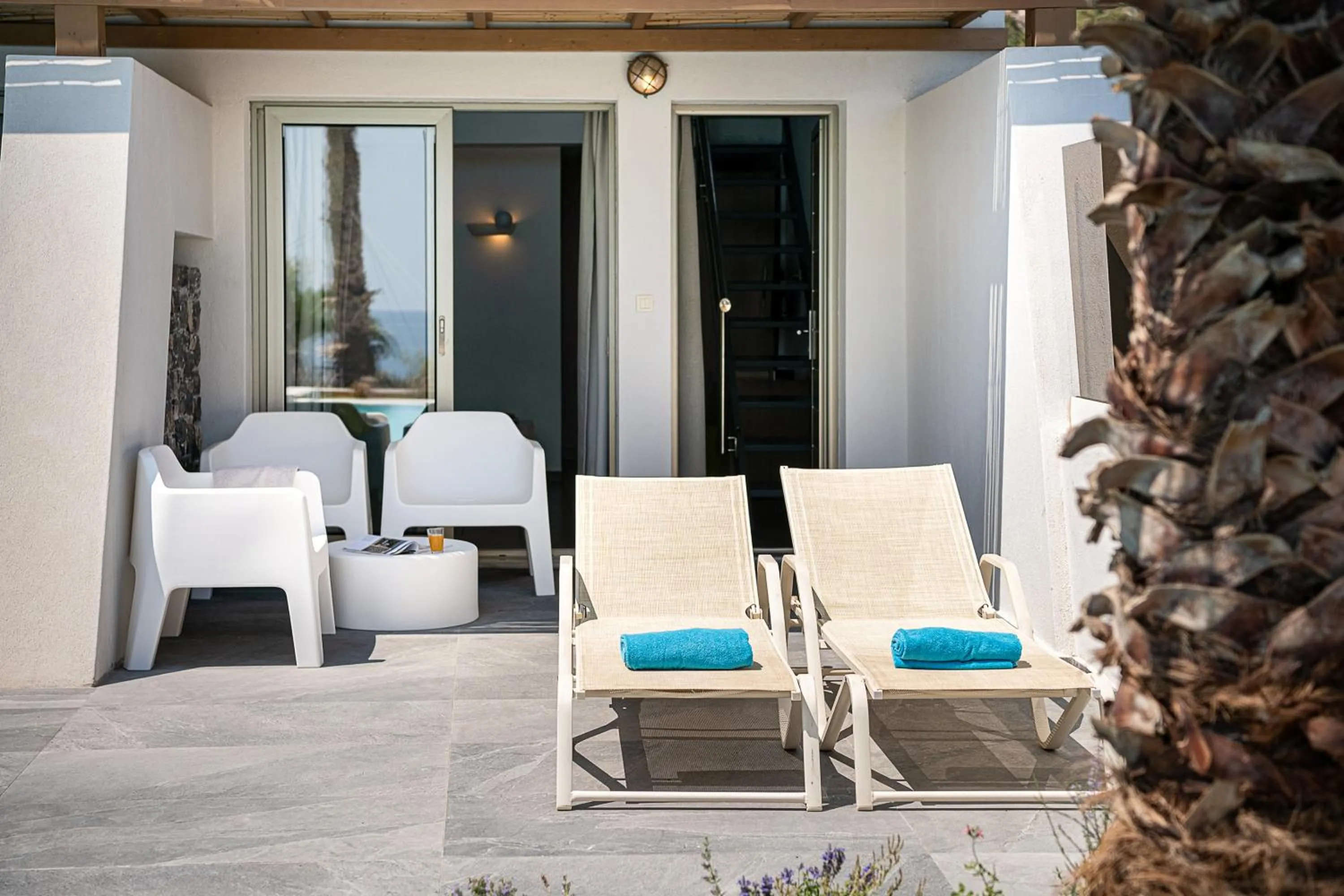 Patio in Kakkos Bay Hotel and Bungalows