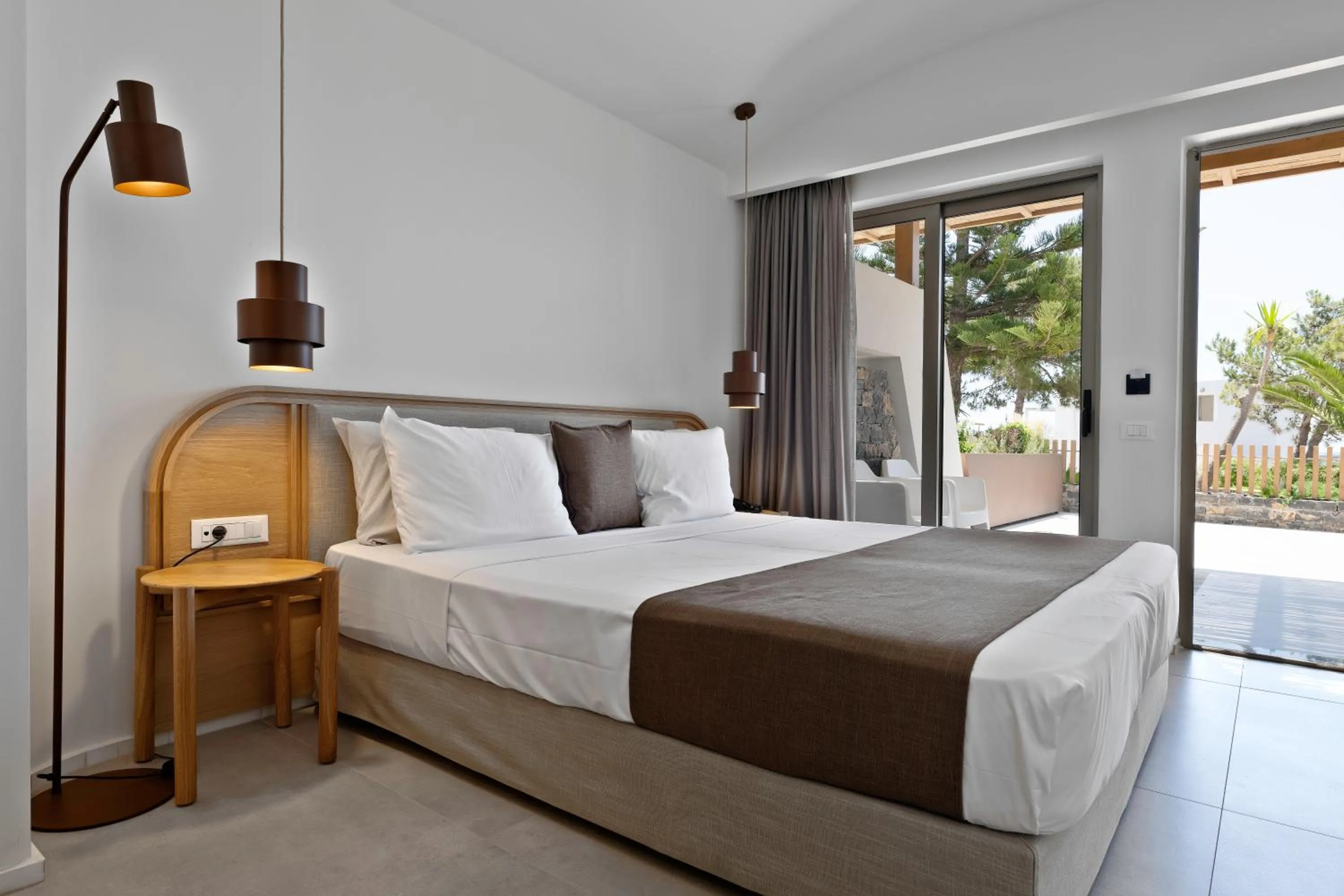 Photo of the whole room, Bed in Kakkos Bay Hotel and Bungalows