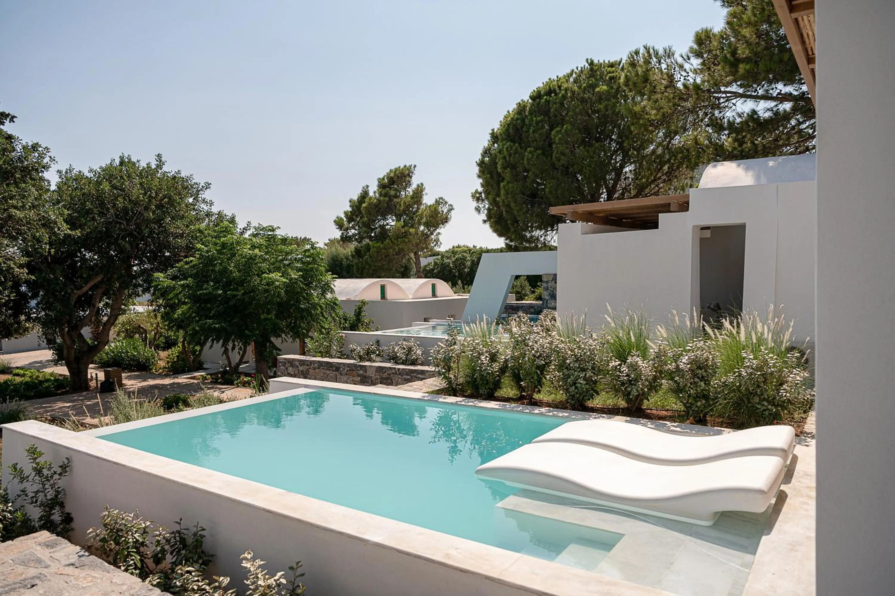 Swimming pool in Kakkos Bay Hotel and Bungalows