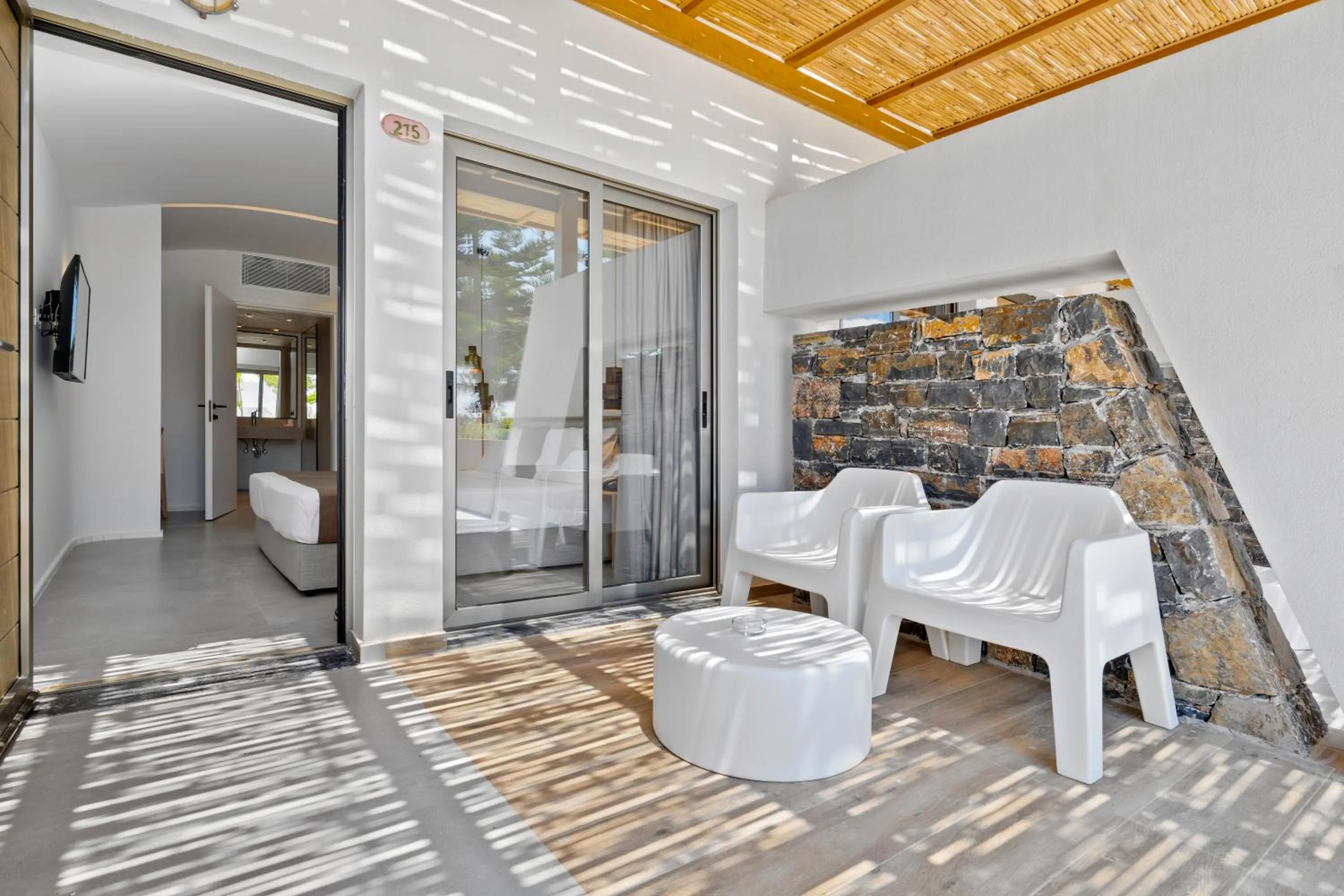 Balcony/Terrace in Kakkos Bay Hotel and Bungalows