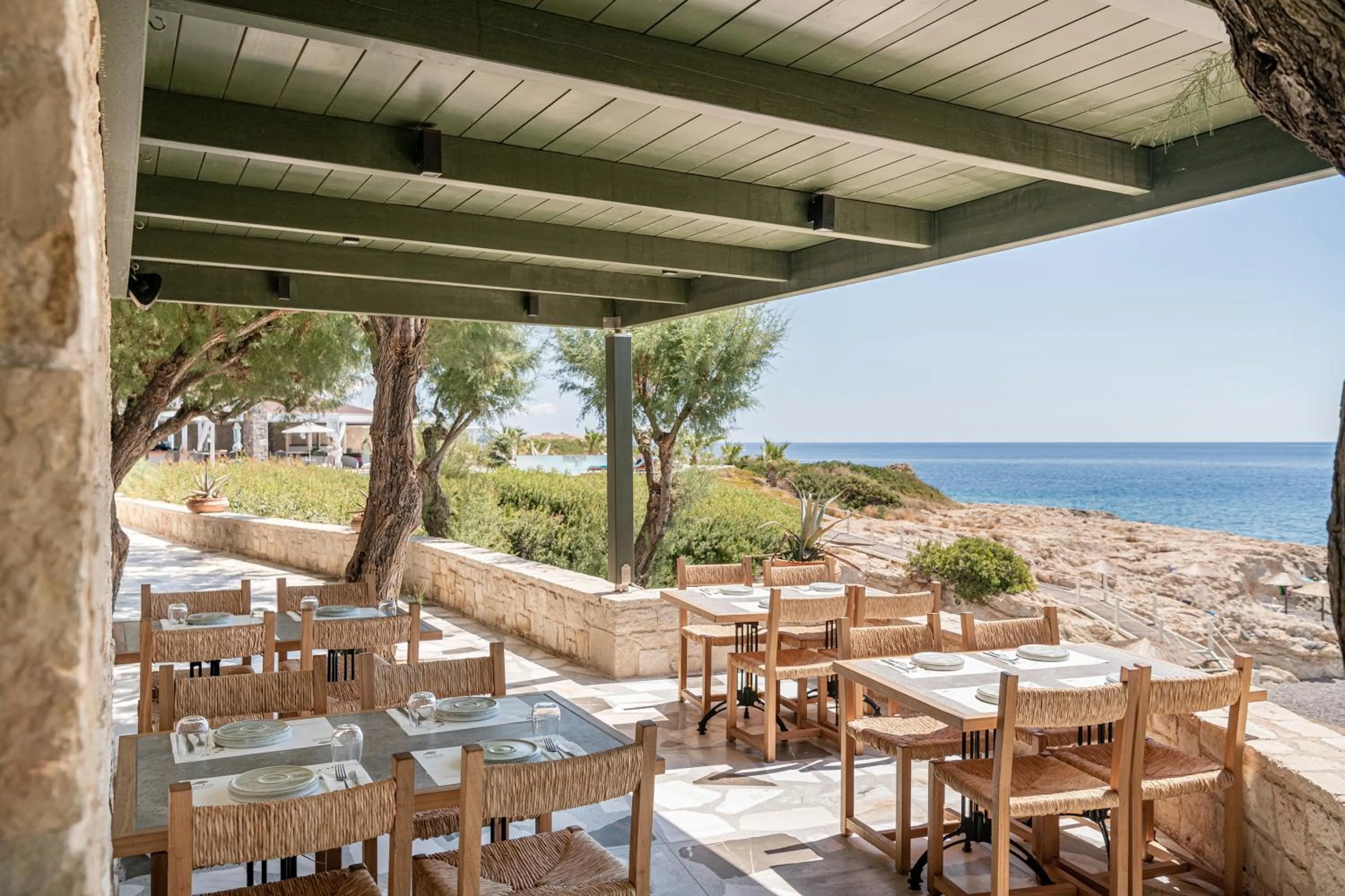 Restaurant/places to eat in Kakkos Bay Hotel and Bungalows