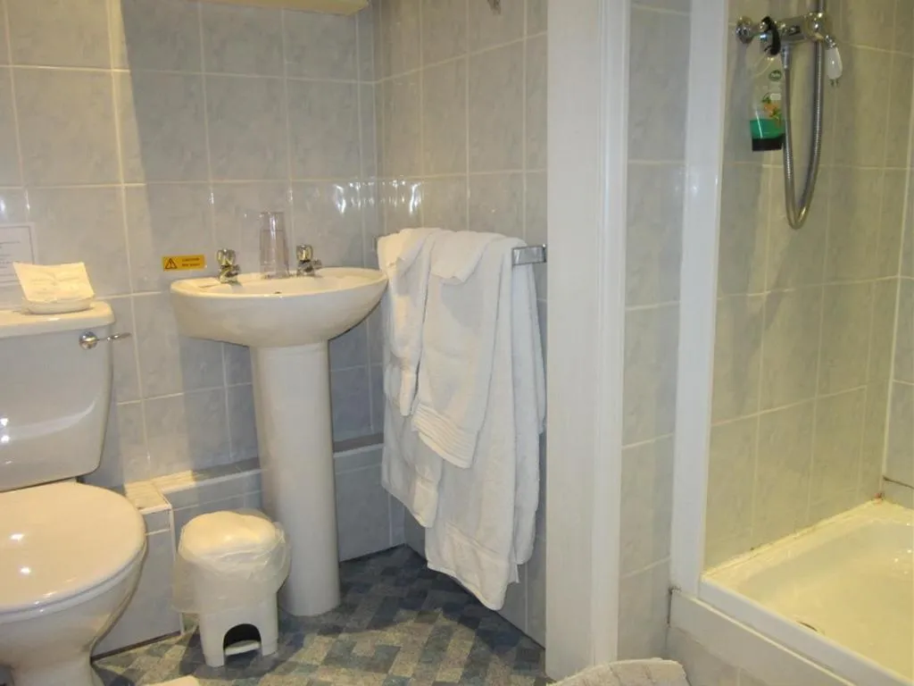 Bathroom in Newmans Hall Bed & Breakfast