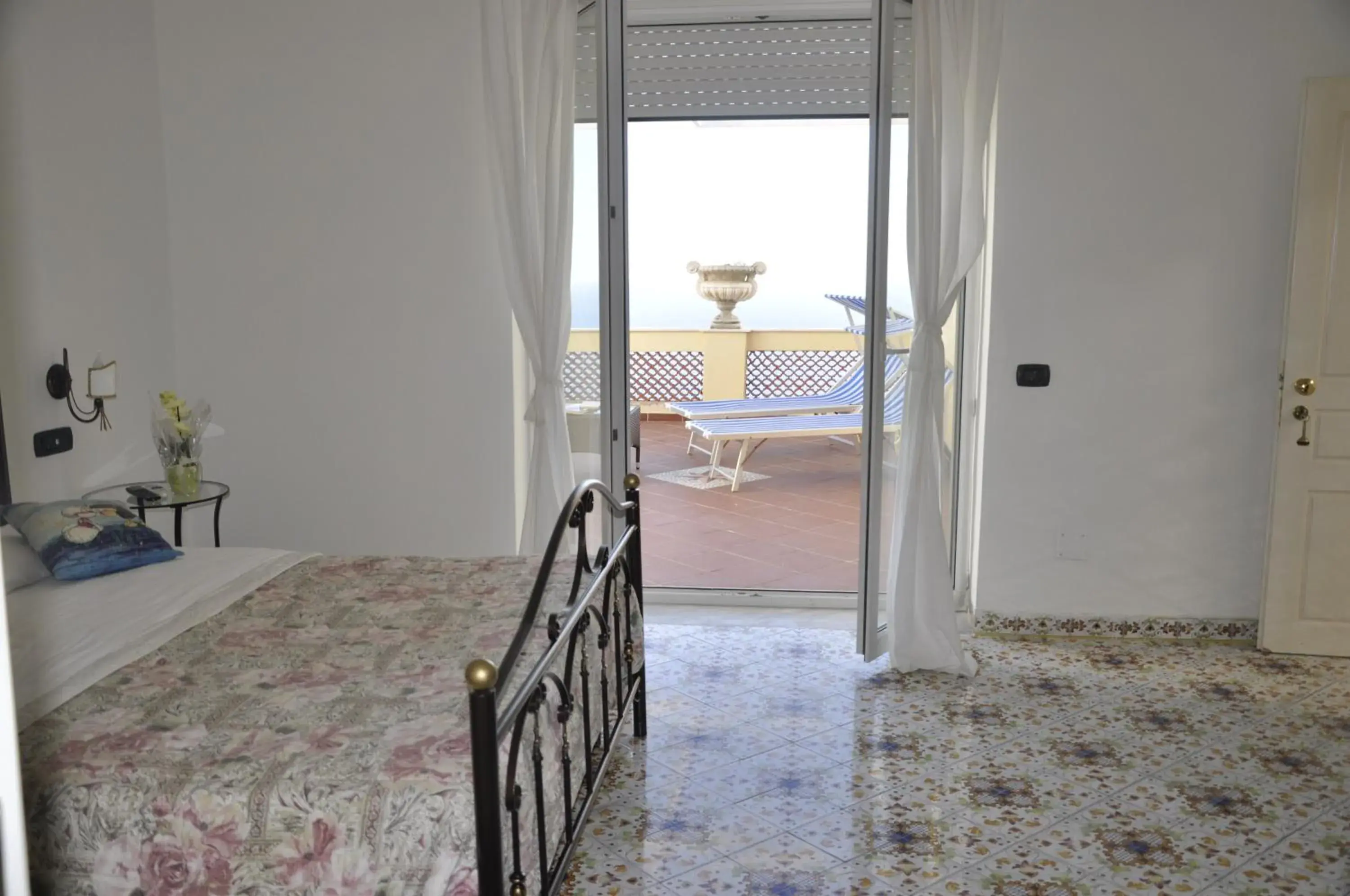 Day, Bed in Hotel Esperia Day, Bed in Hotel Esperia