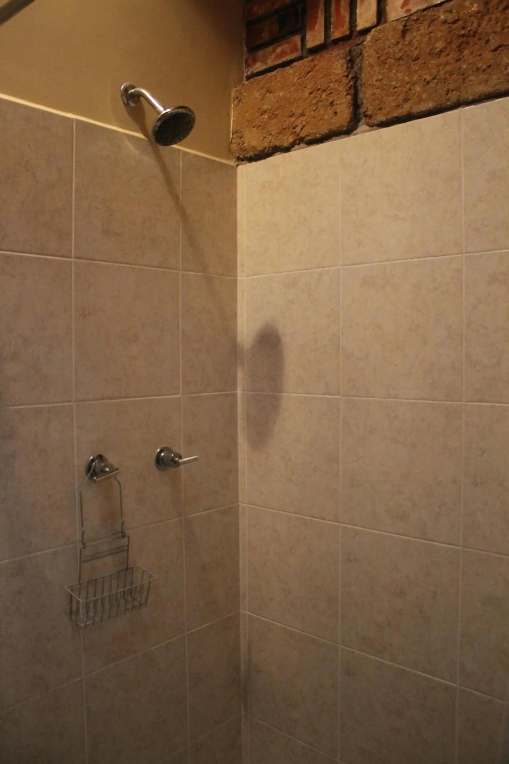 Shower in Calle Berlin Boutique