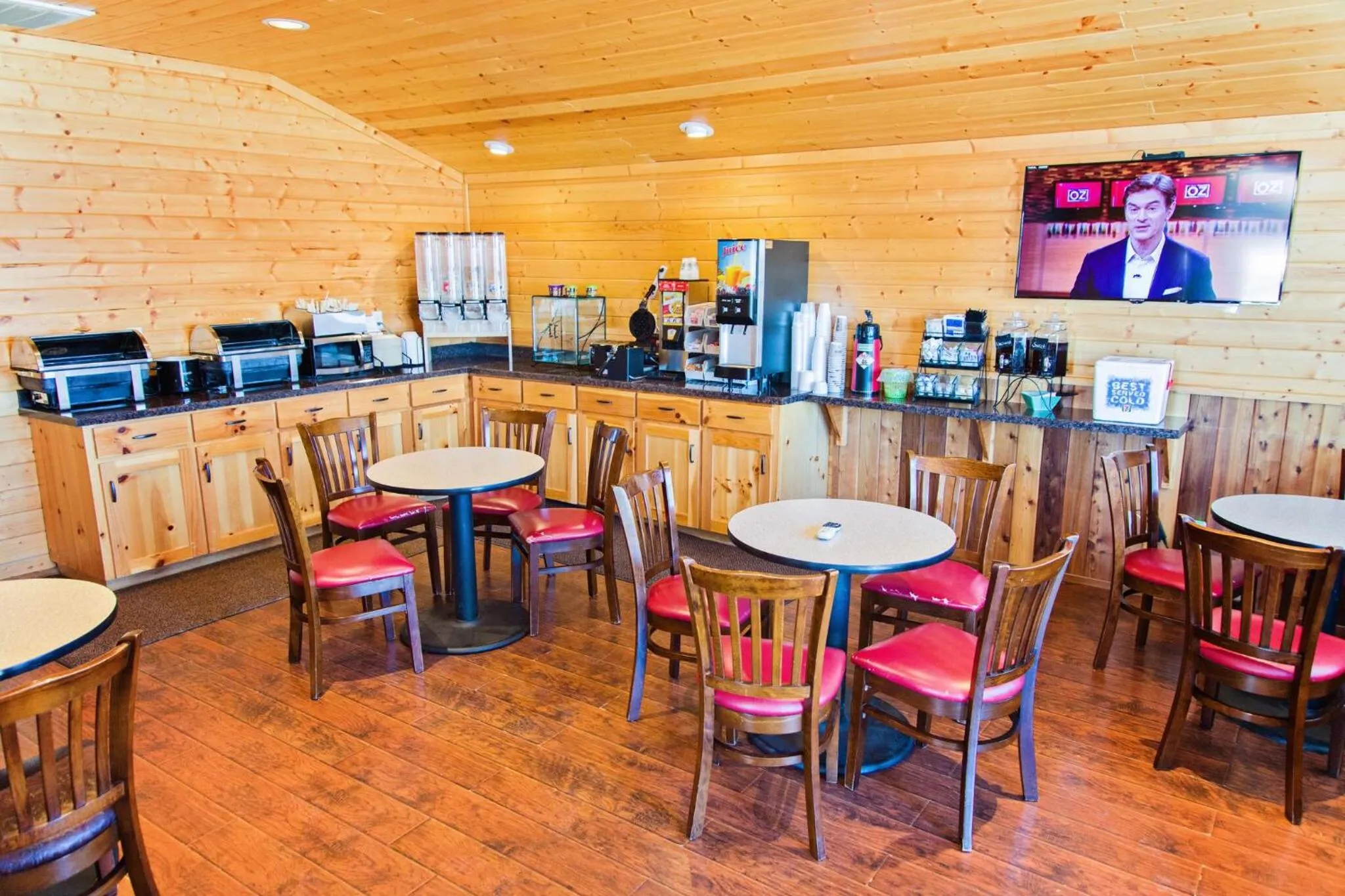 Dining area in Lone Star Lodge