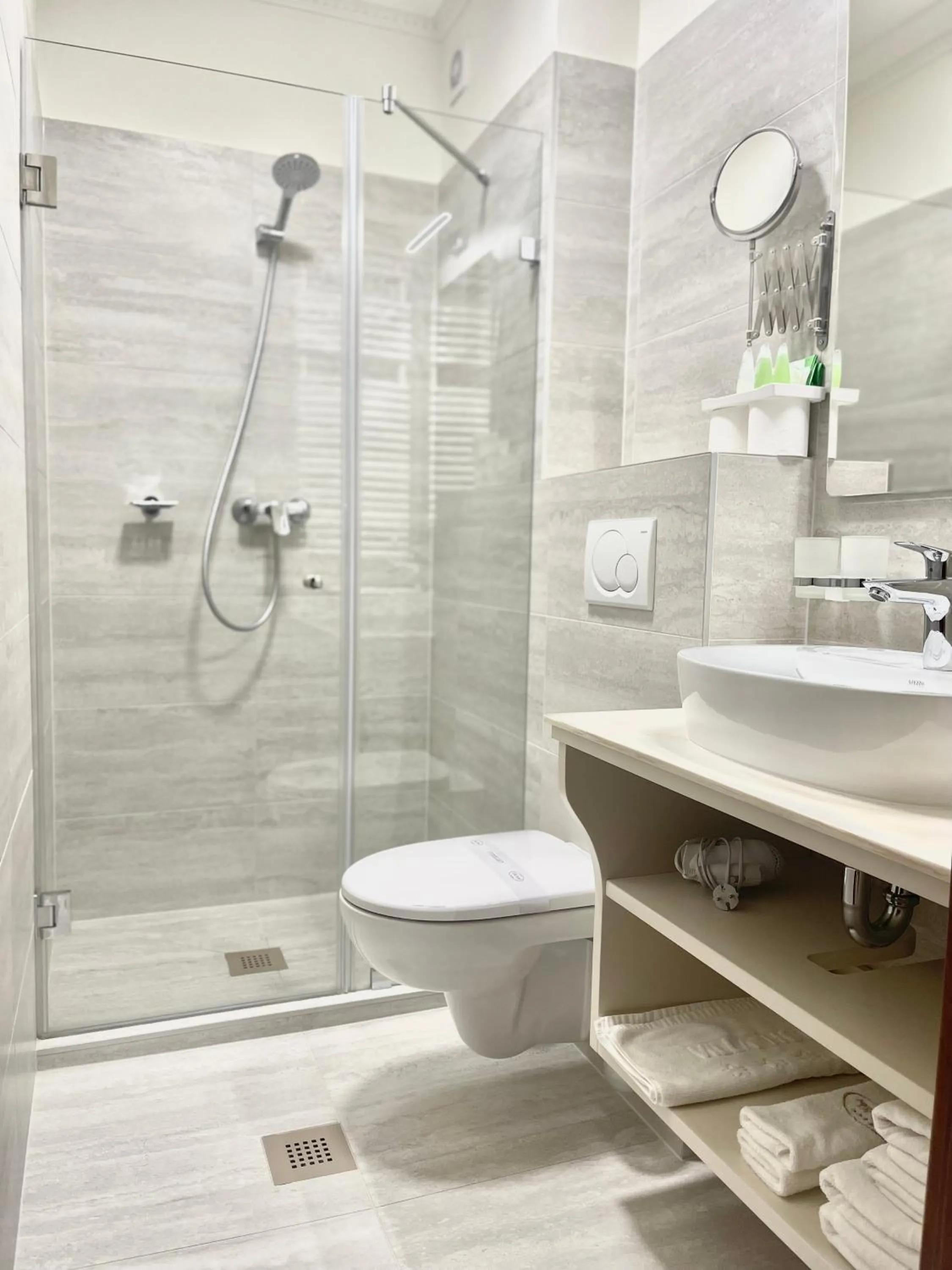 Bathroom in Villa Hotel