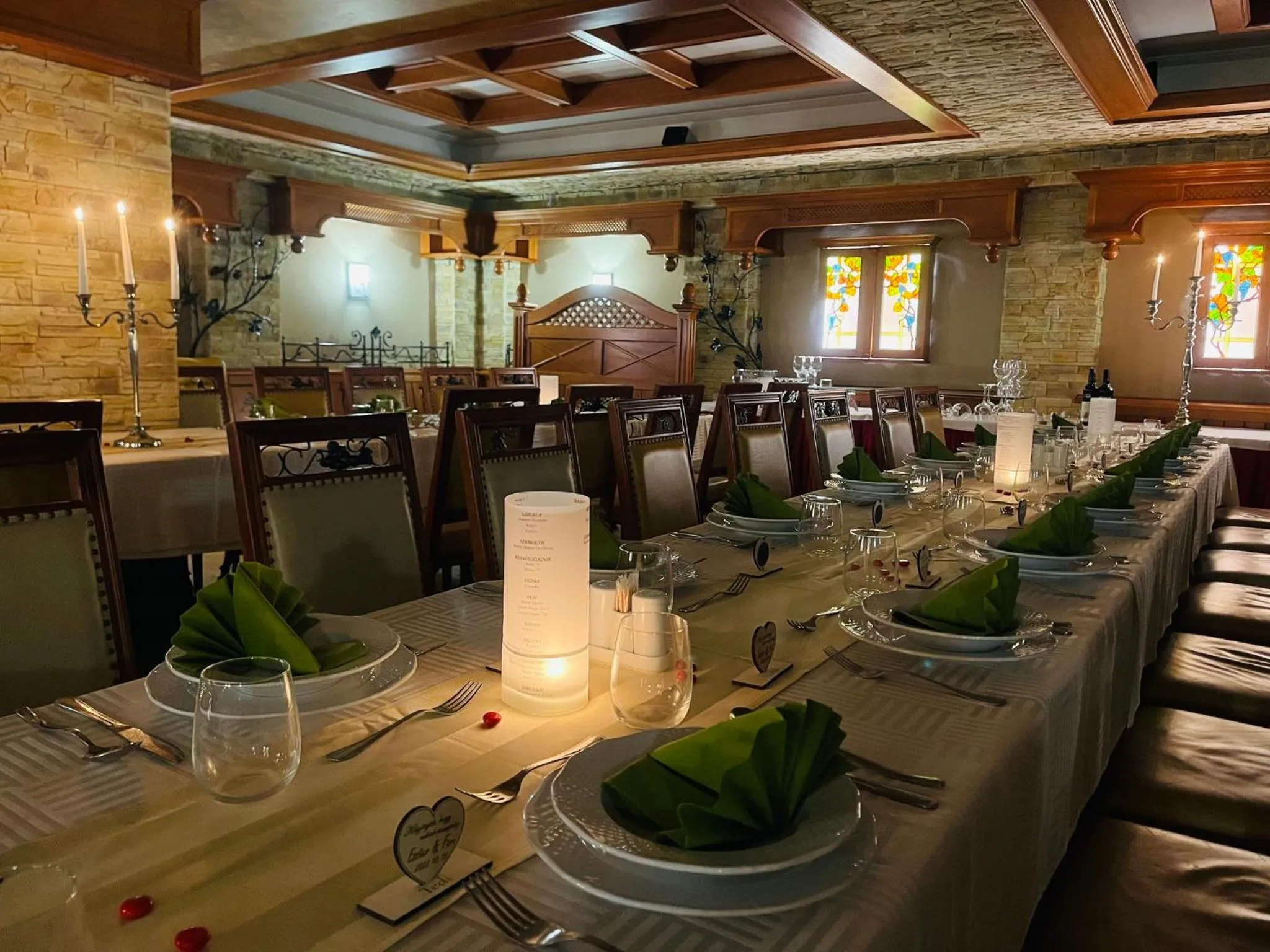 Restaurant/places to eat in Villa Hotel