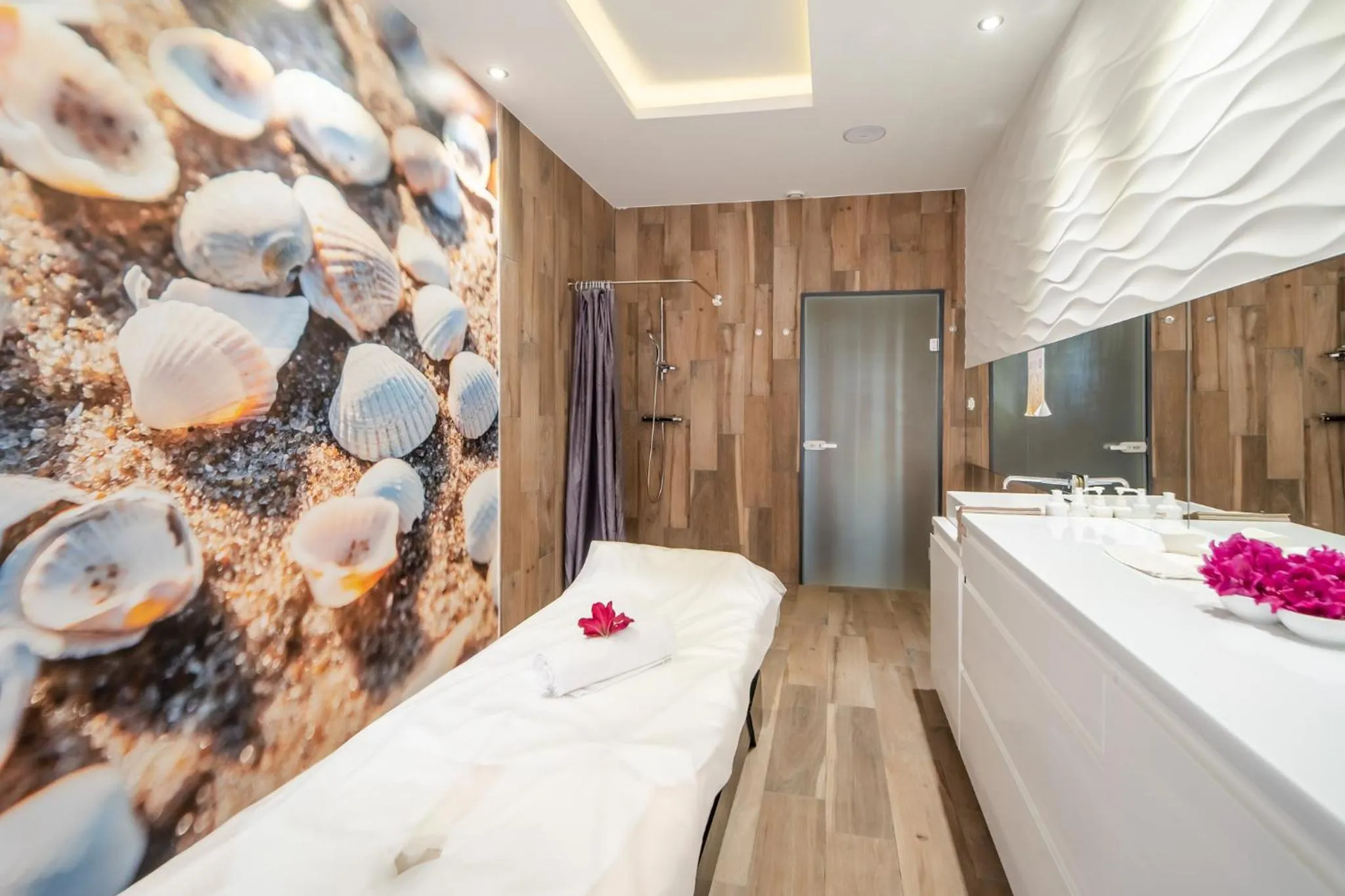 Massage, Bed in SeaPark Hotel Wellness & Spa