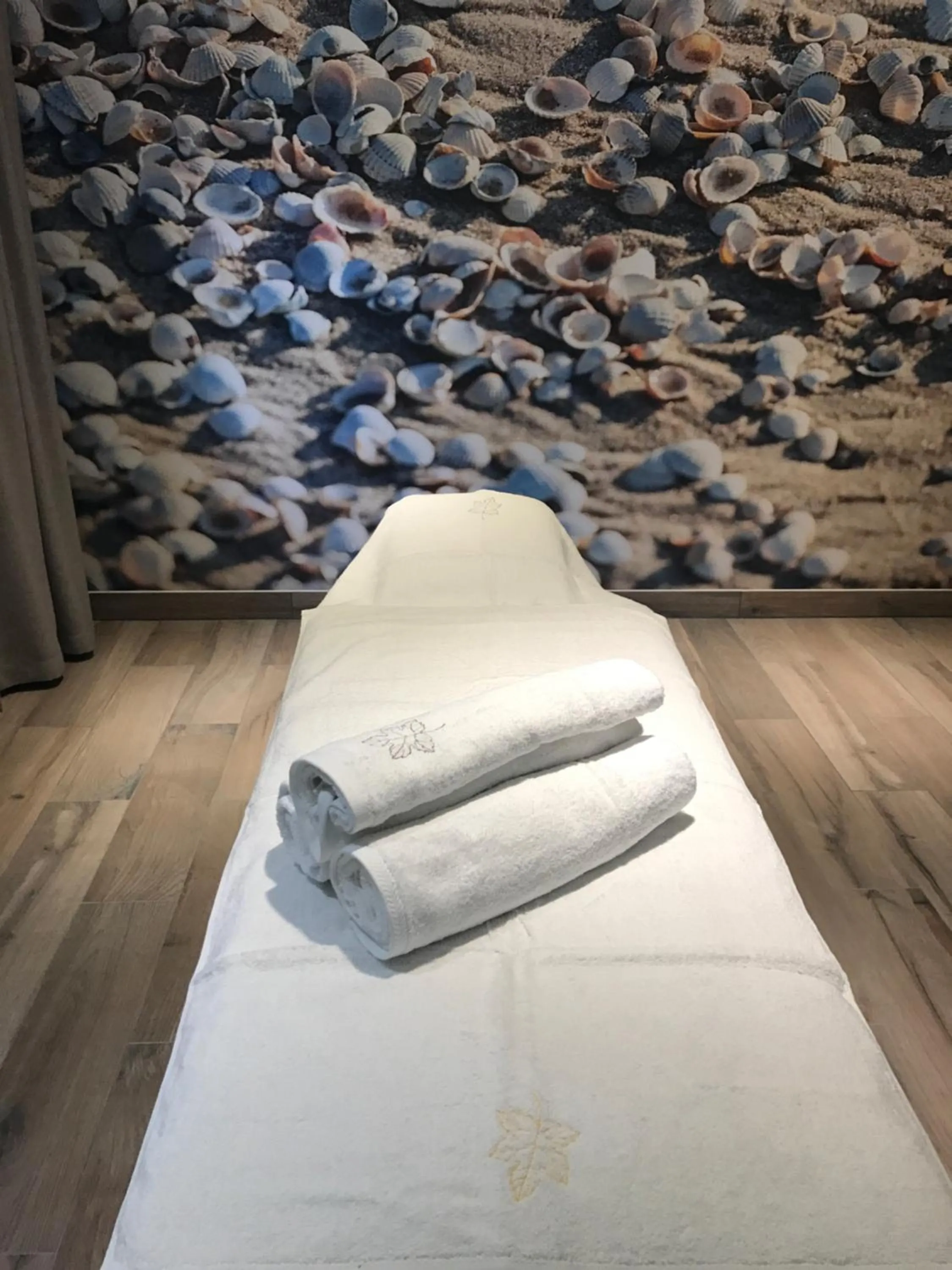 Massage, Bed in SeaPark Hotel Wellness & Spa