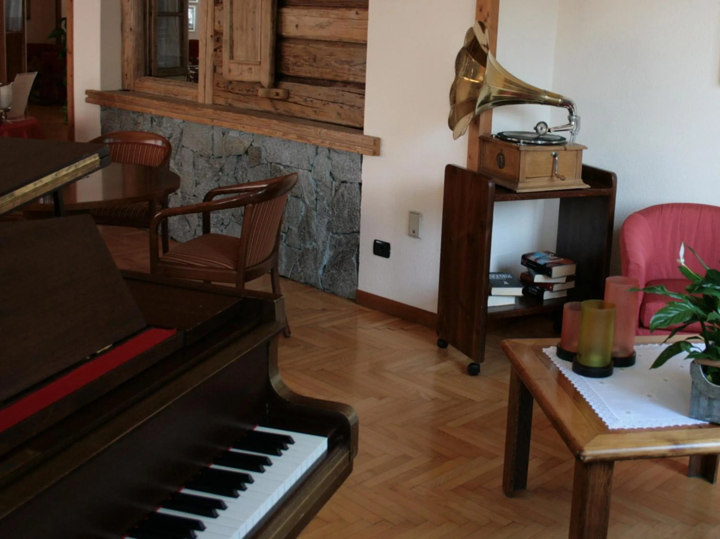 Lounge or bar in Hotel Larice Bianco