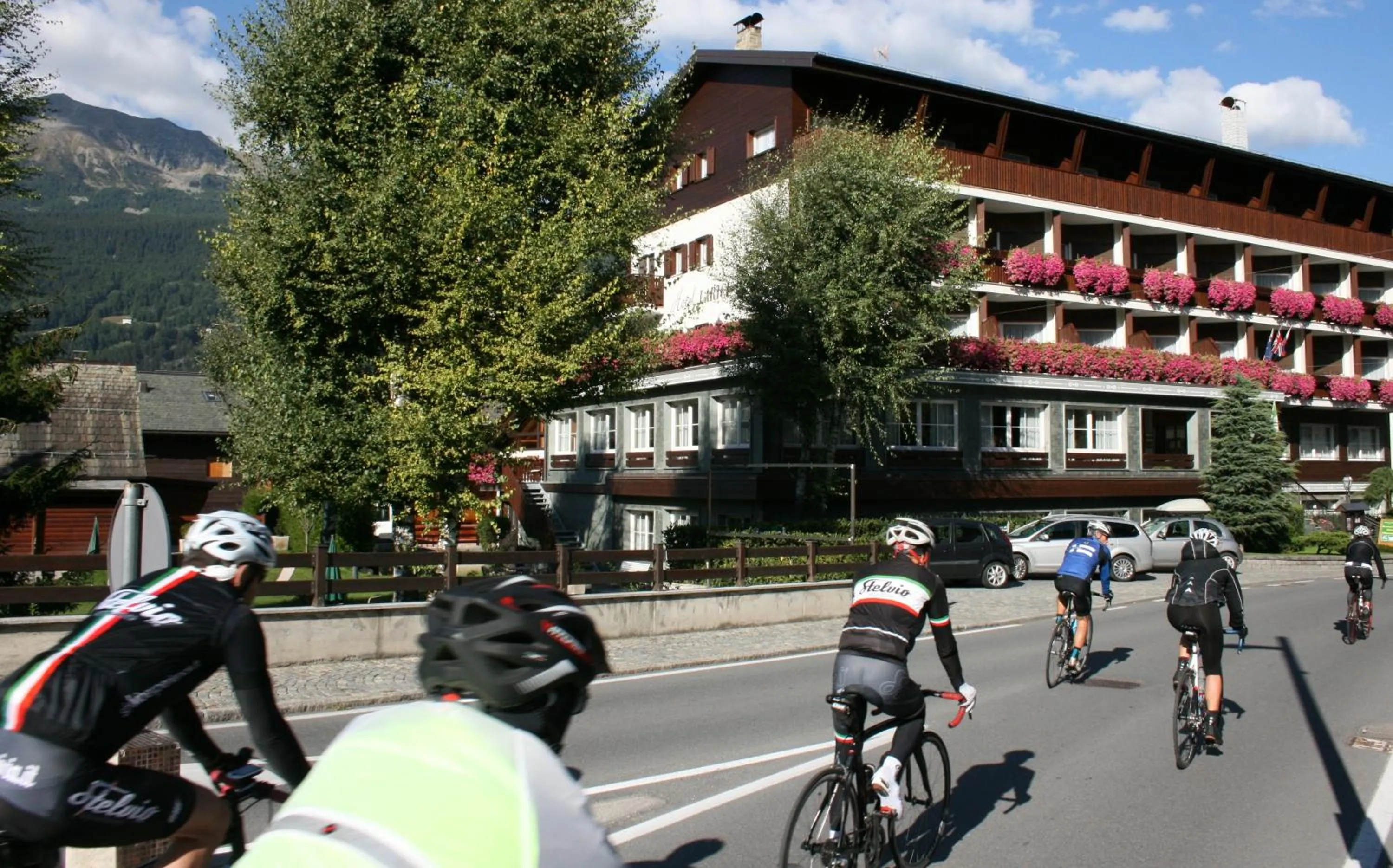 Facade/entrance in Hotel Larice Bianco