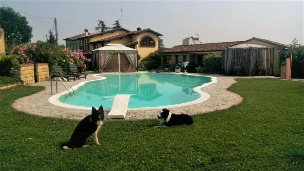 Facade/entrance in B&B Il Martin Pescatore