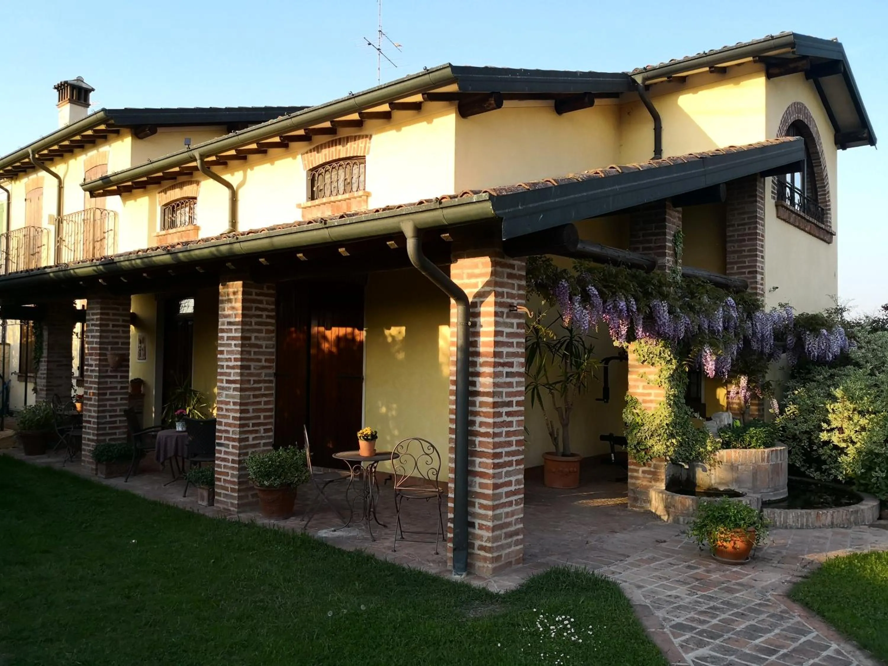 Facade/entrance in B&B Il Martin Pescatore