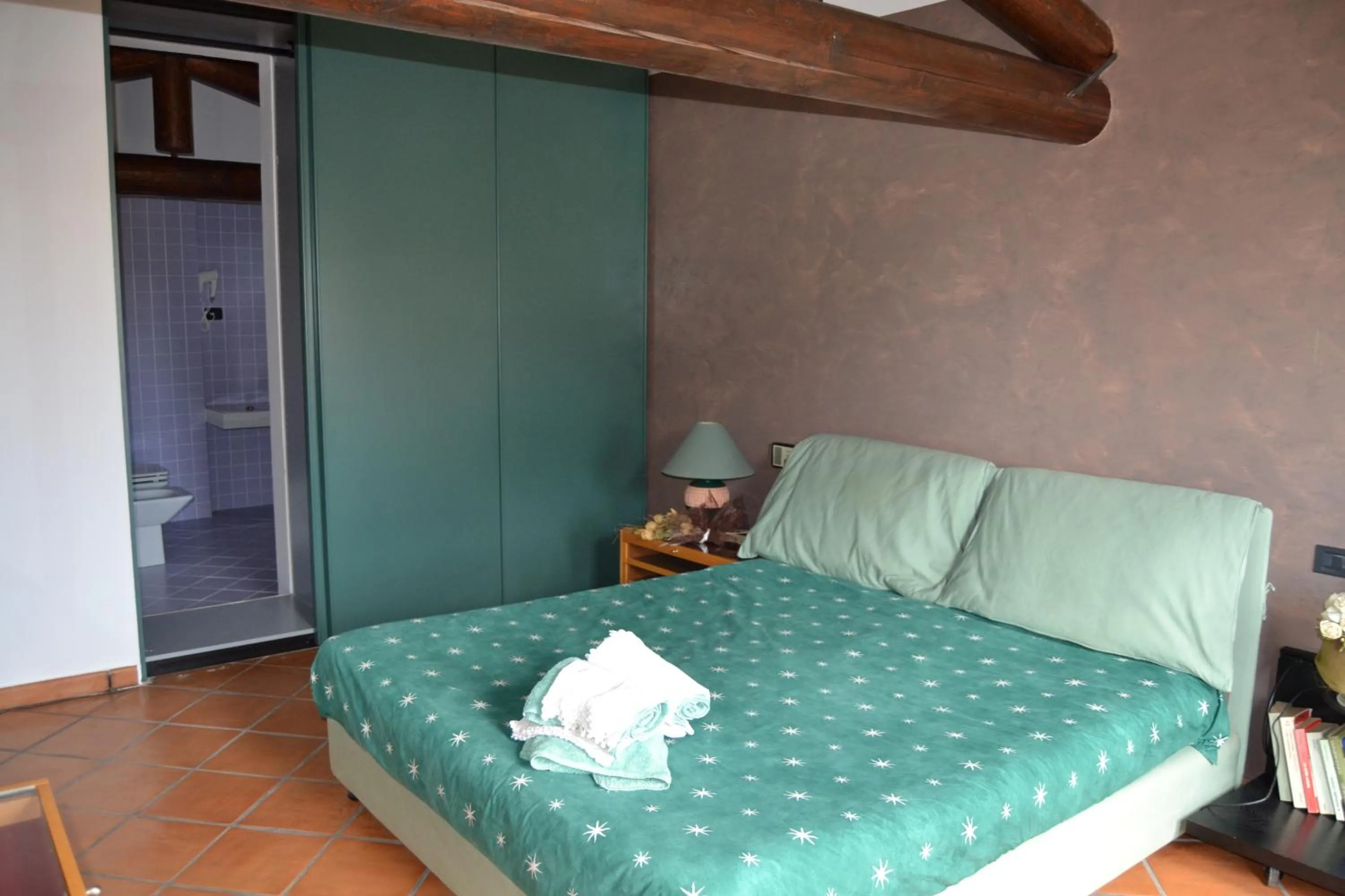 Photo of the whole room, Bed in B&B Il Martin Pescatore