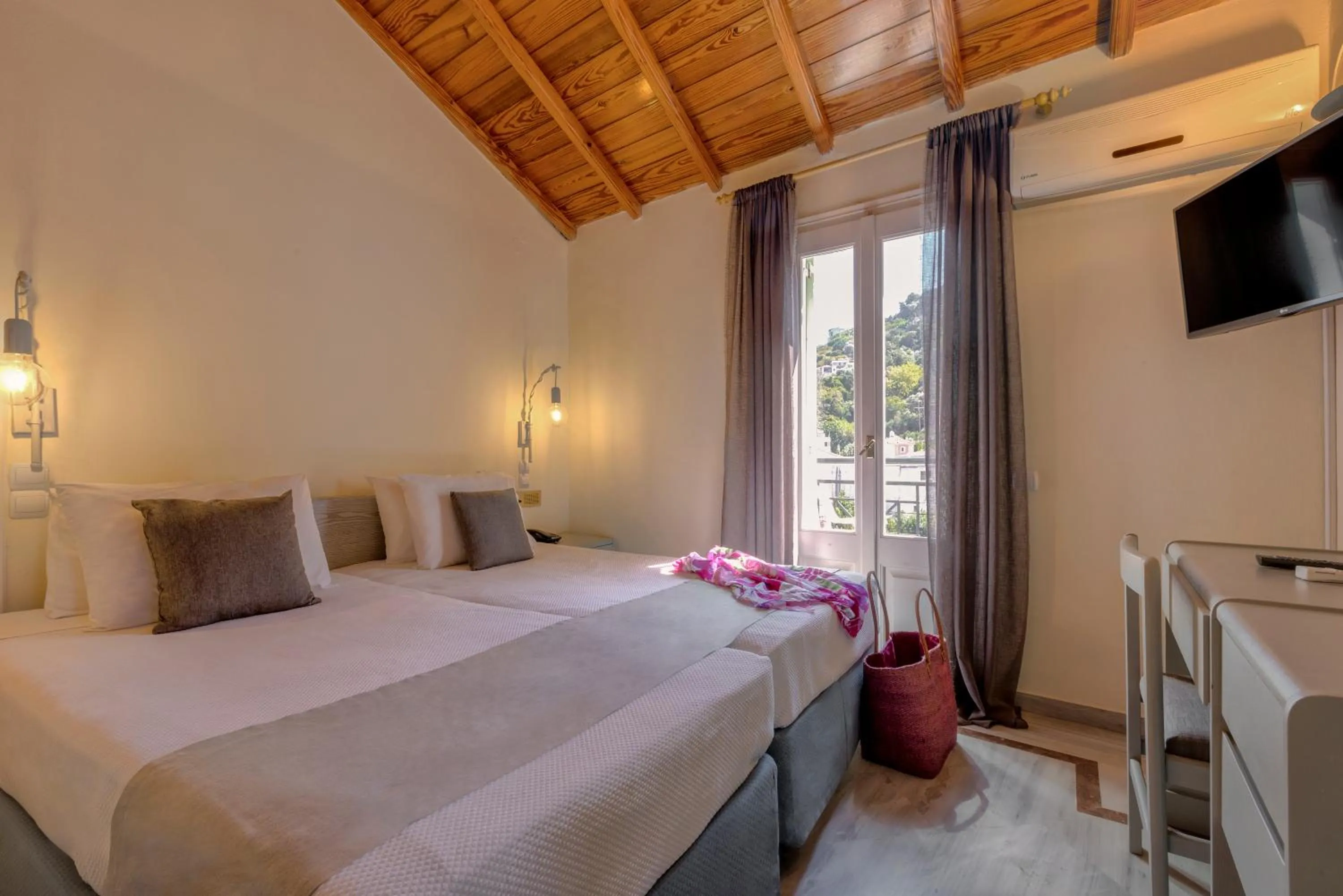 Bedroom in Samaina Port Hotel