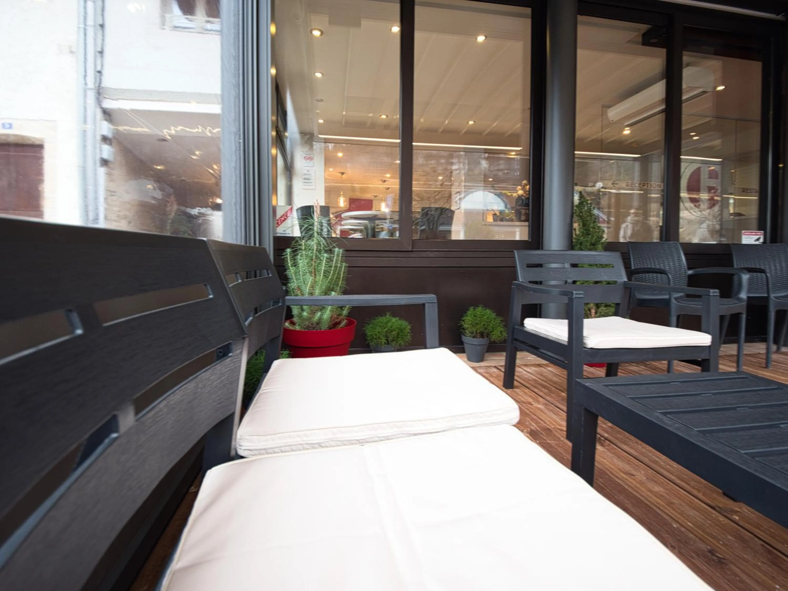 Patio, Bed in La Table de Gustave