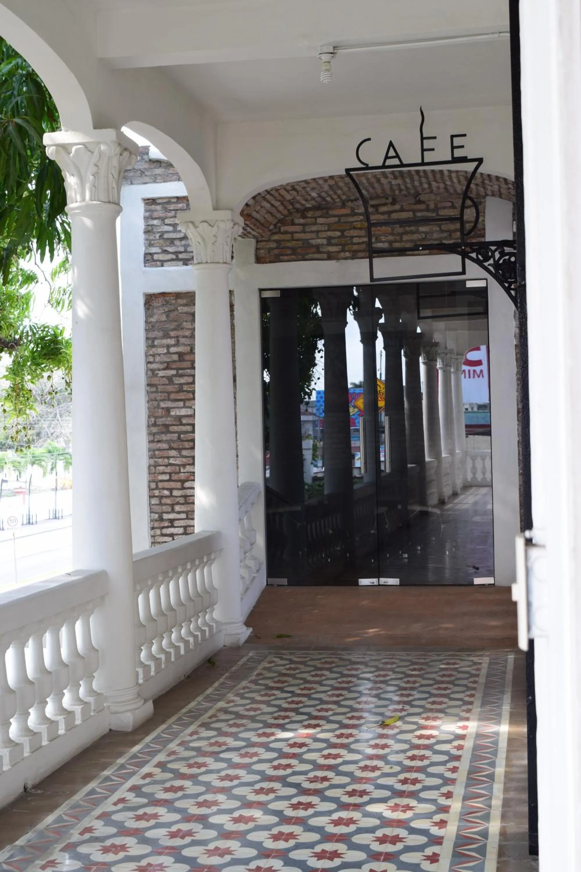 Restaurant/places to eat in Casa Meba Hotel Boutique